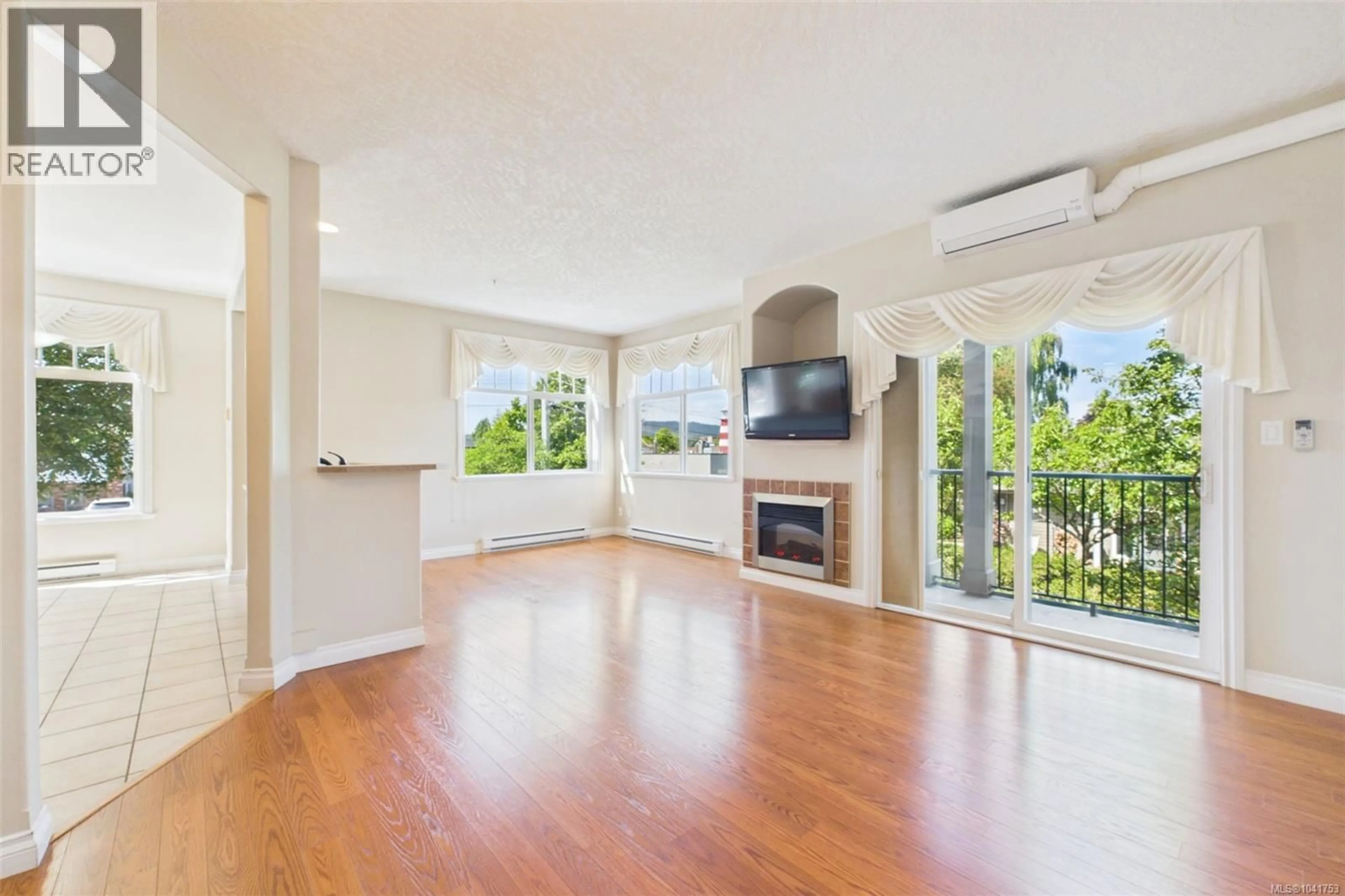 A pic of a room for 201 - 2318 JAMES WHITE BOULEVARD, Sidney British Columbia V8L1Z6