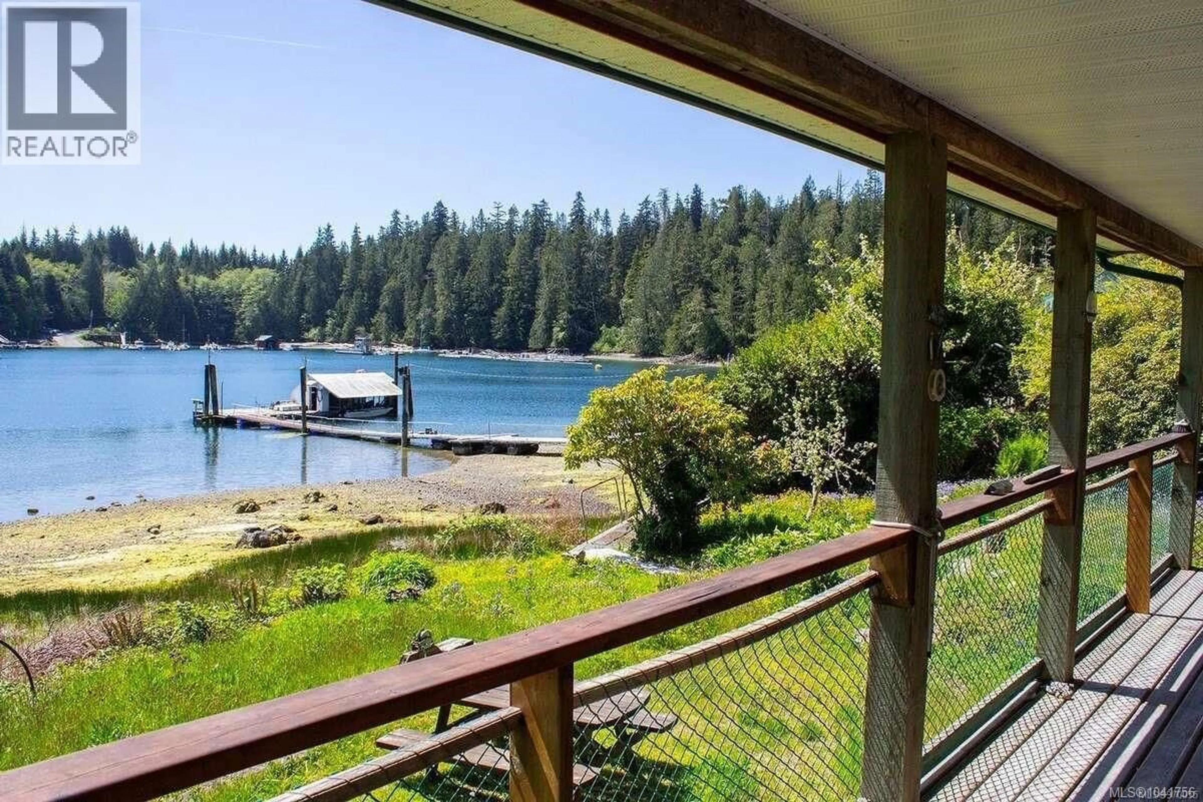 Patio, water/lake/river/ocean view for 326 GRAPPLER, Bamfield British Columbia V0R1B0