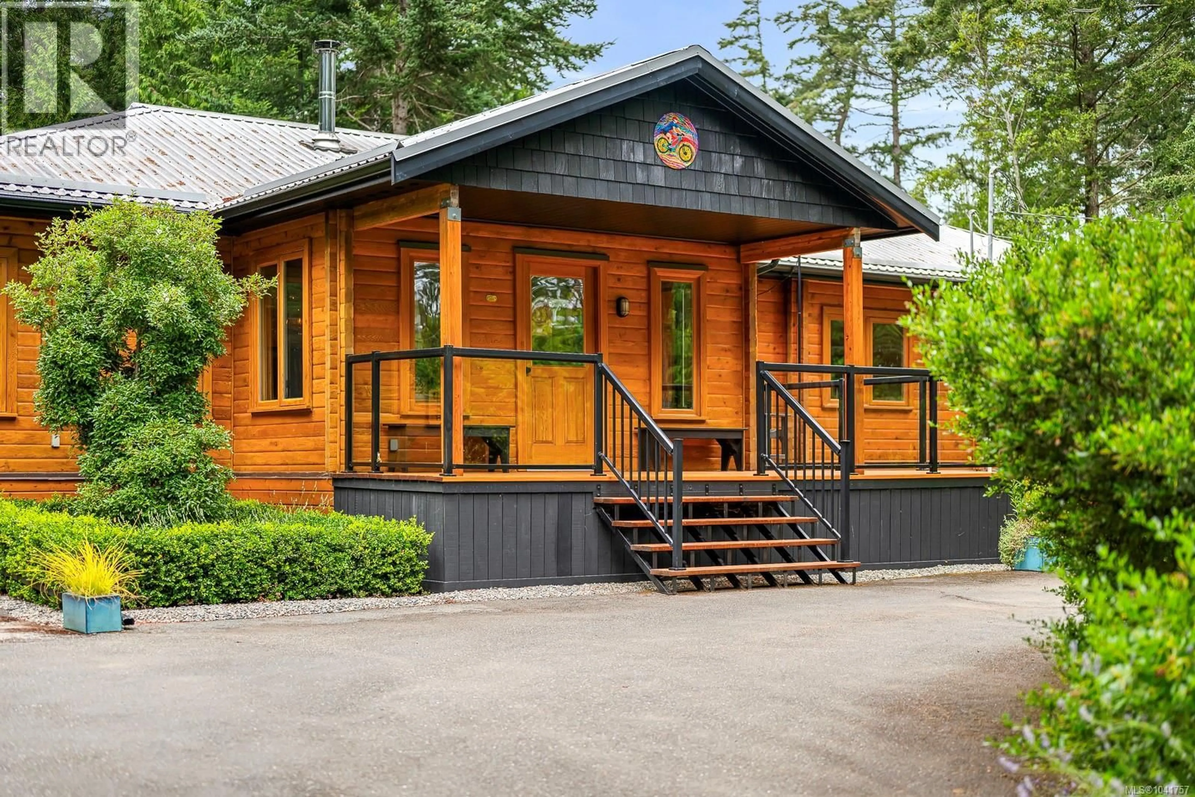 Patio, building for 7540 ANDERSON DRIVE, Hornby Island British Columbia V0R1Z0