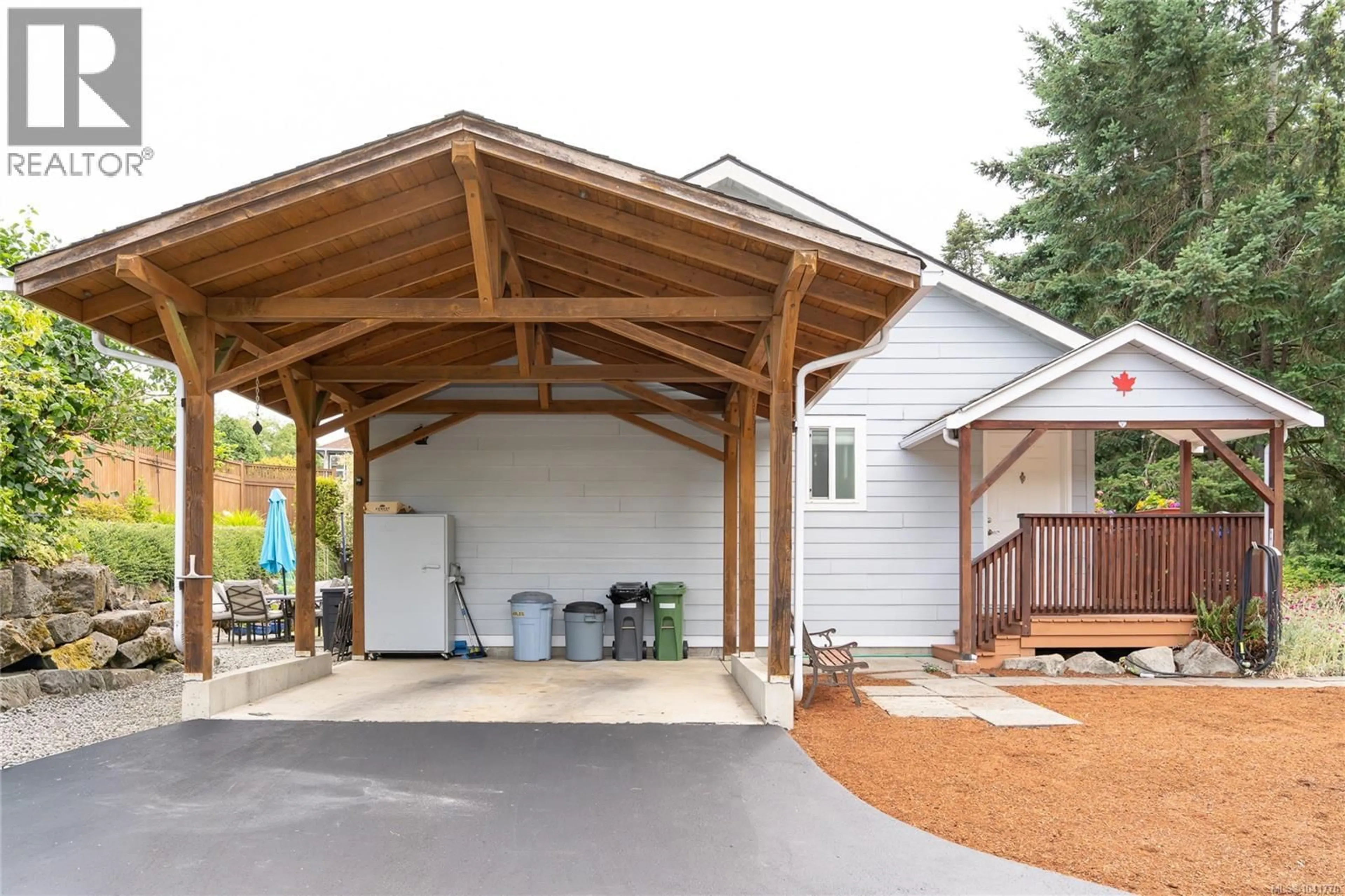 Indoor garage for 3023 OAK STREET, Chemainus British Columbia V0R1K2