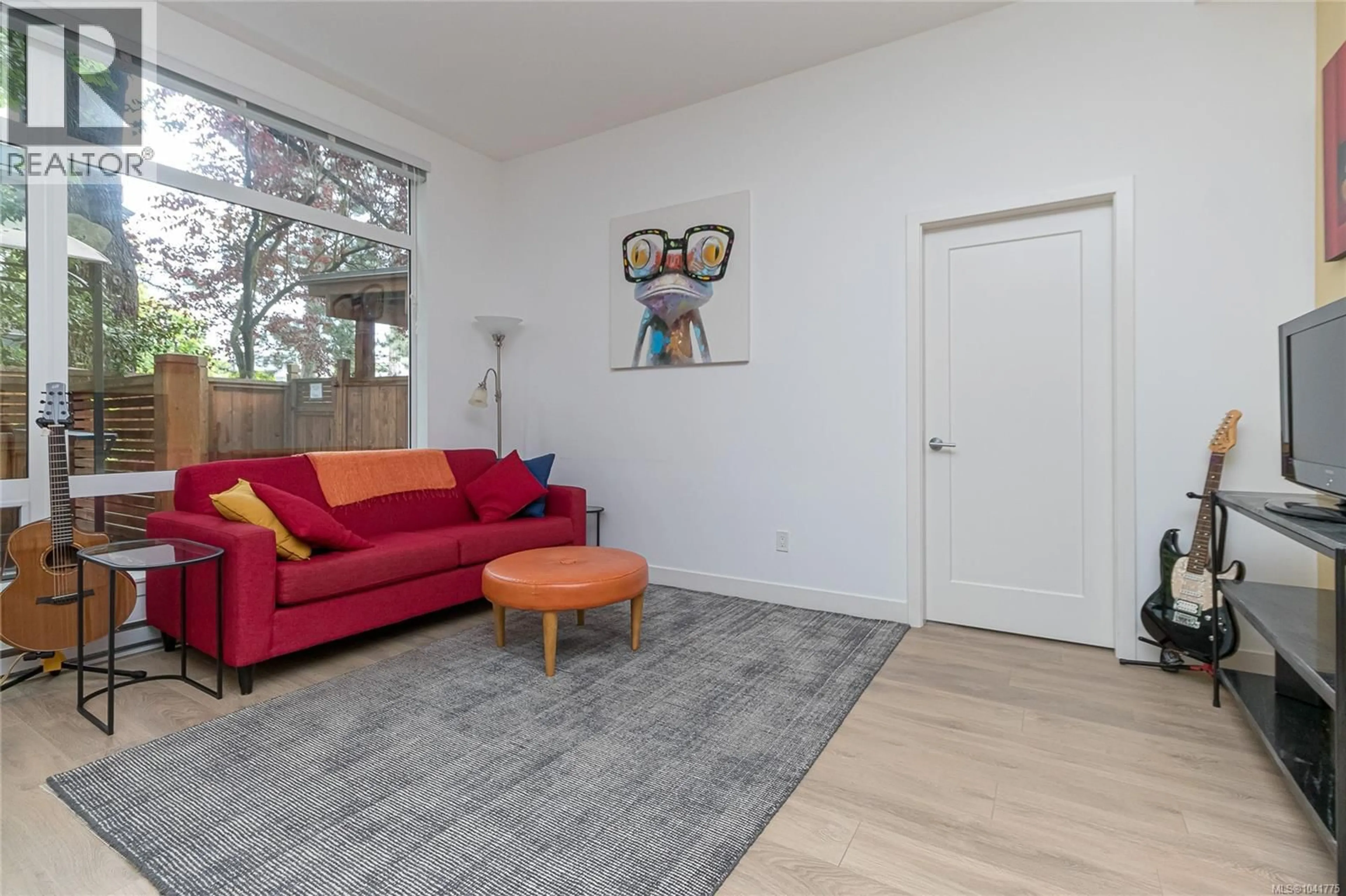 Living room with furniture, unknown for 103 - 9864 FOURTH STREET, Sidney British Columbia V8L2Z4