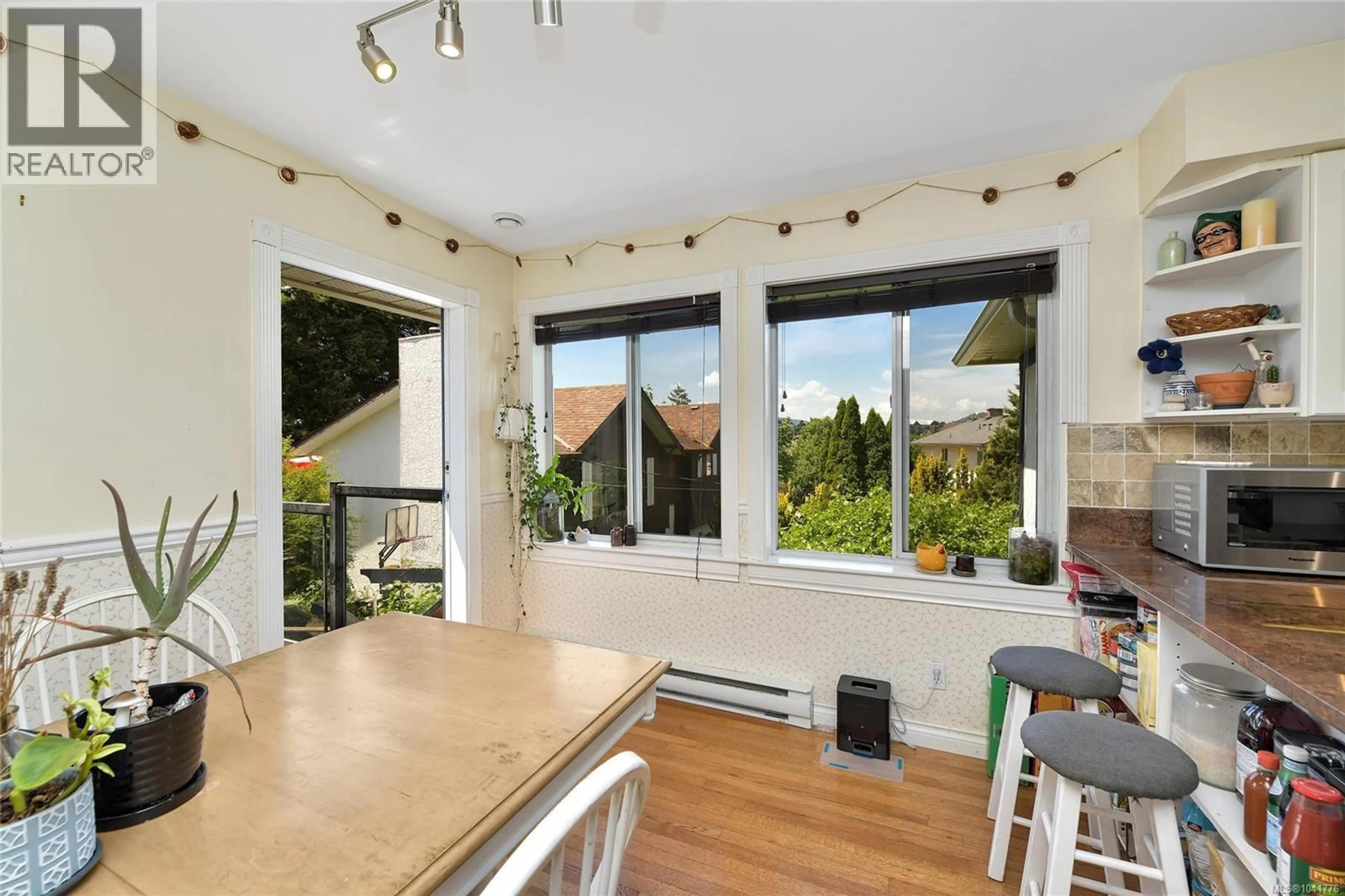 Unknown for 4296 QUADRA STREET, Saanich British Columbia V8X1L6
