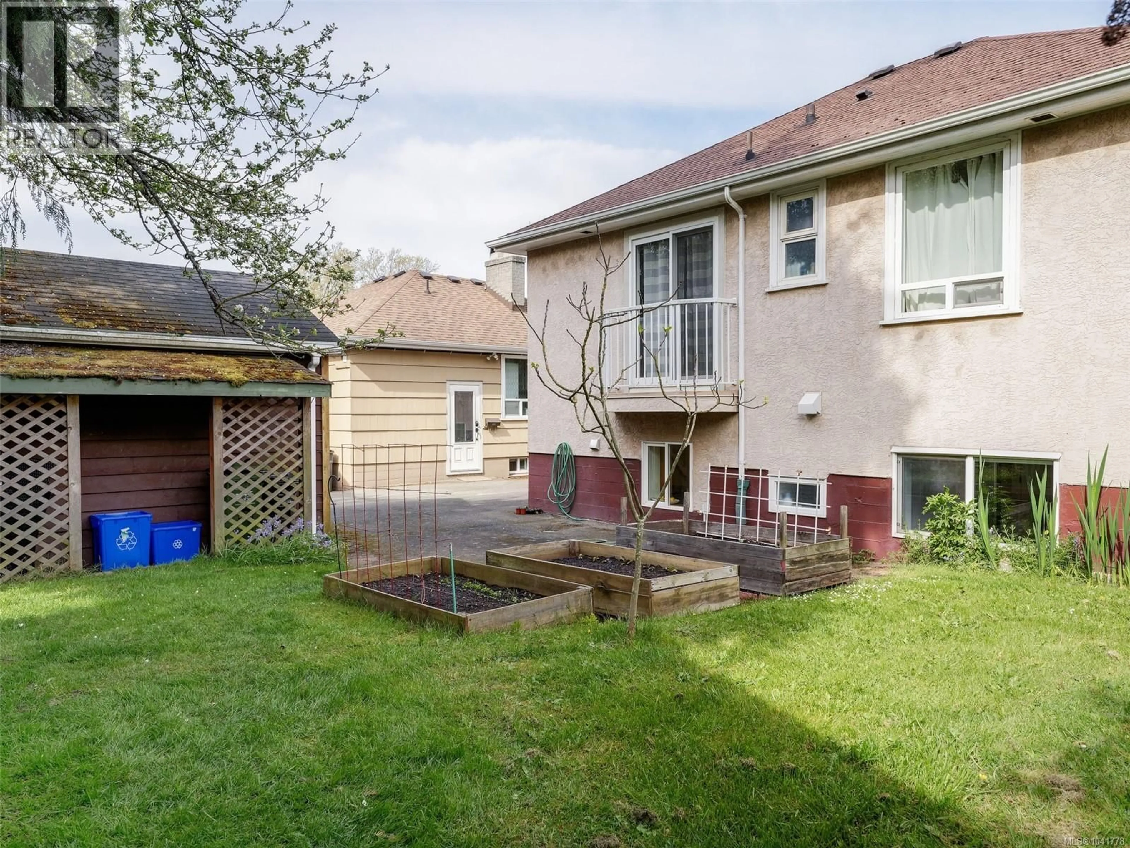 Patio, street for 837 VILLANCE STREET, Victoria British Columbia V8X2P5
