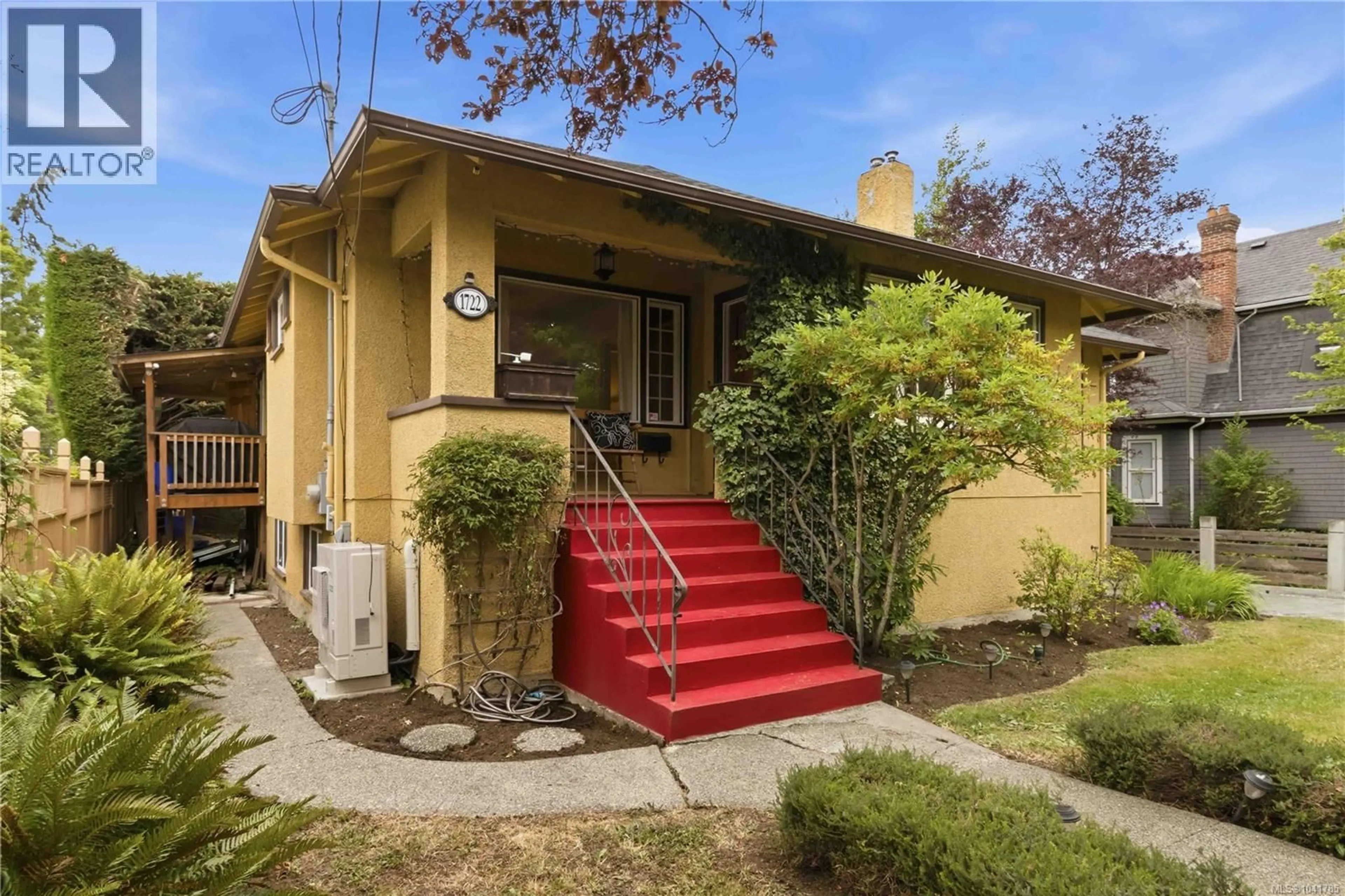 Unknown for 1722 STANLEY AVENUE, Victoria British Columbia V8R3W8