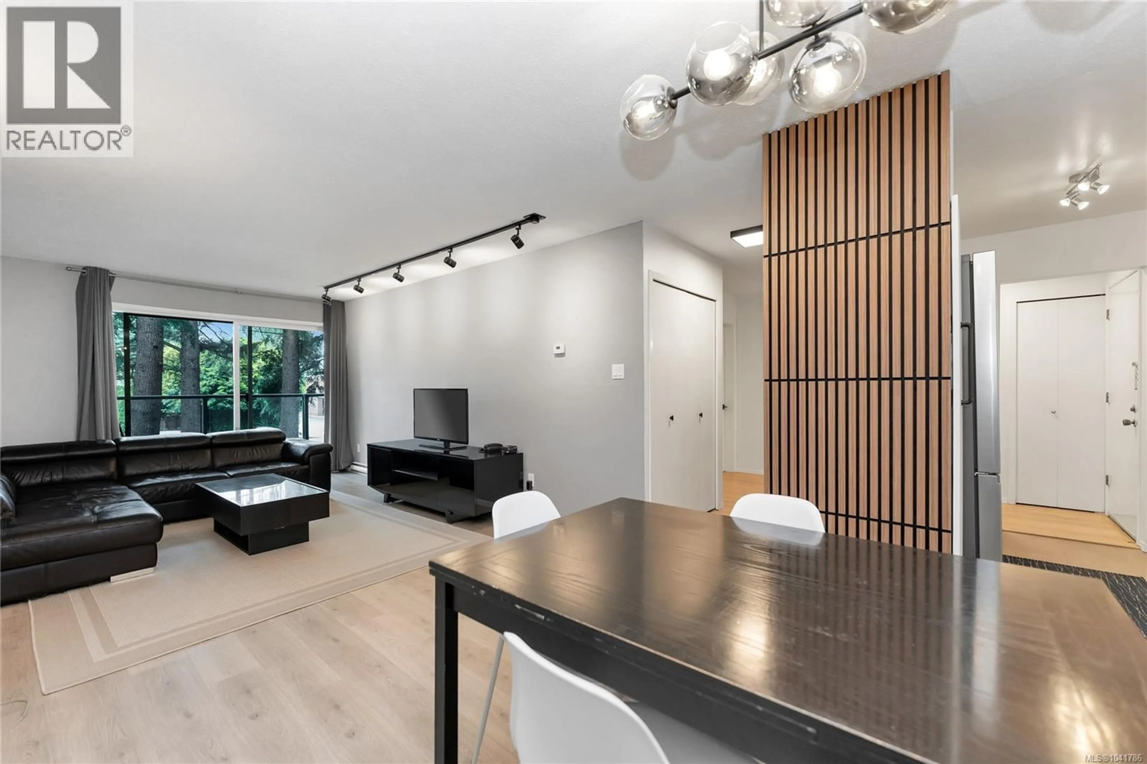 Unknown for 212 - 2022 FOUL BAY ROAD, Victoria British Columbia V8R5A9