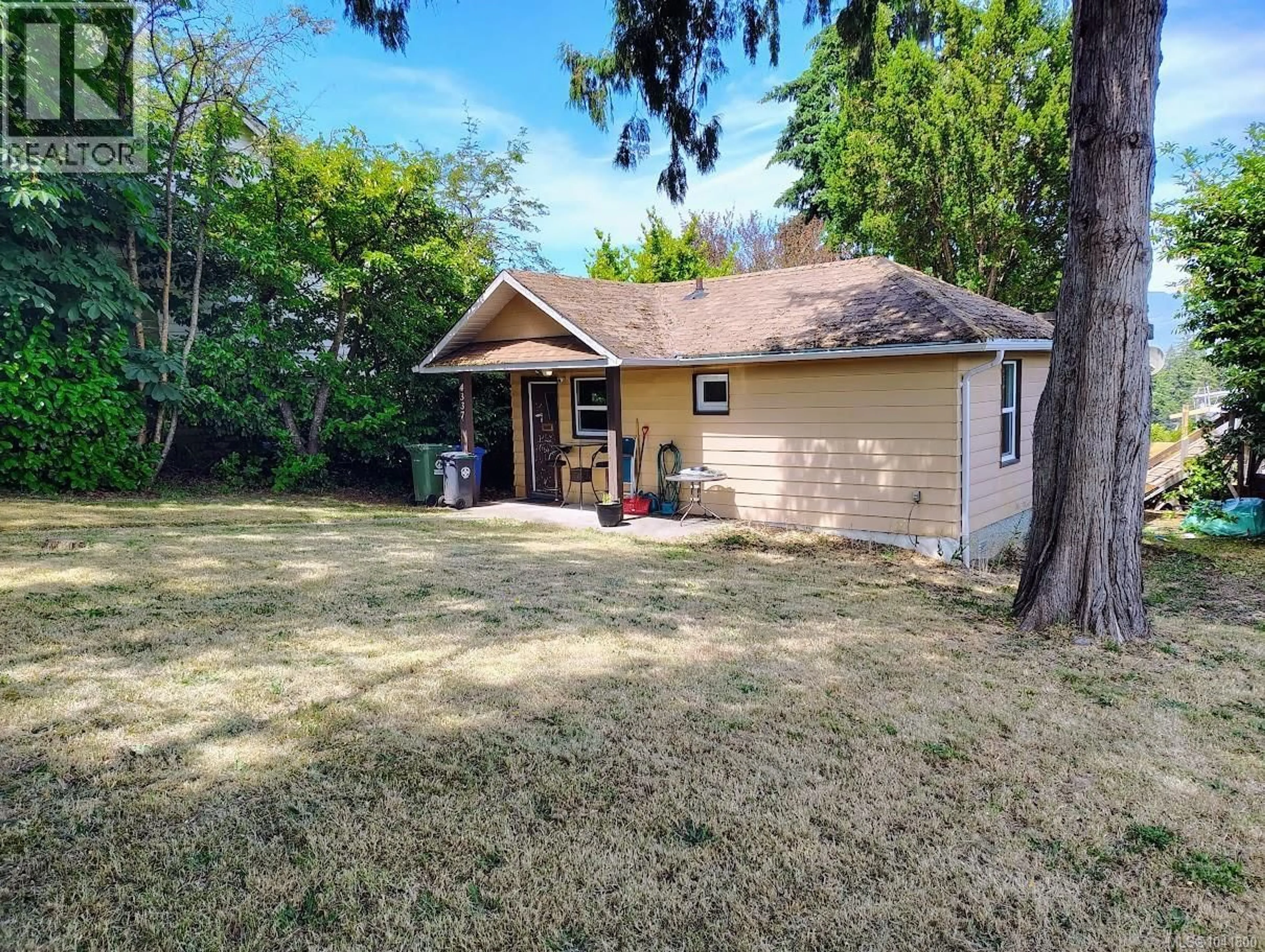 A pic from outside/outdoor area/front of a property/back of a property/a pic from drone, street for 4337 ARGYLE STREET, Port Alberni British Columbia V9Y1W6