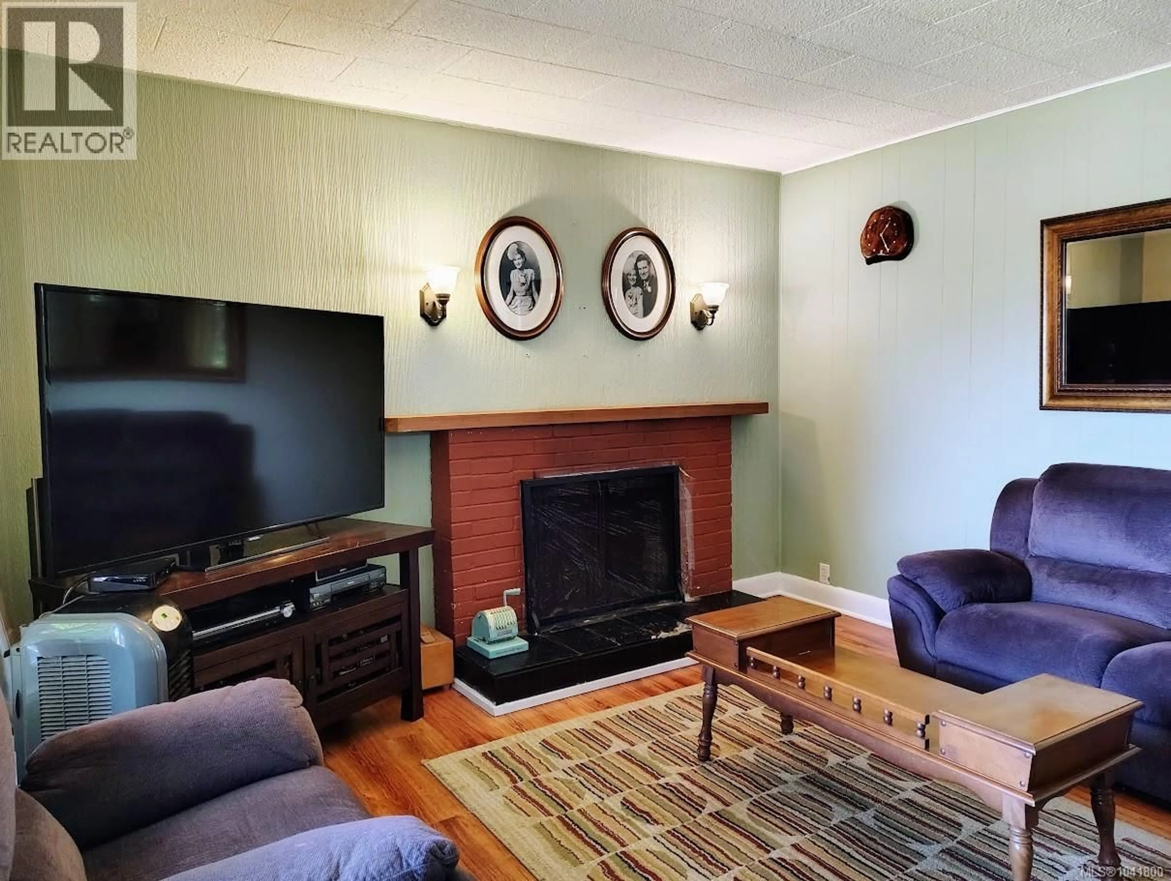 Living room with furniture, unknown for 4337 ARGYLE STREET, Port Alberni British Columbia V9Y1W6