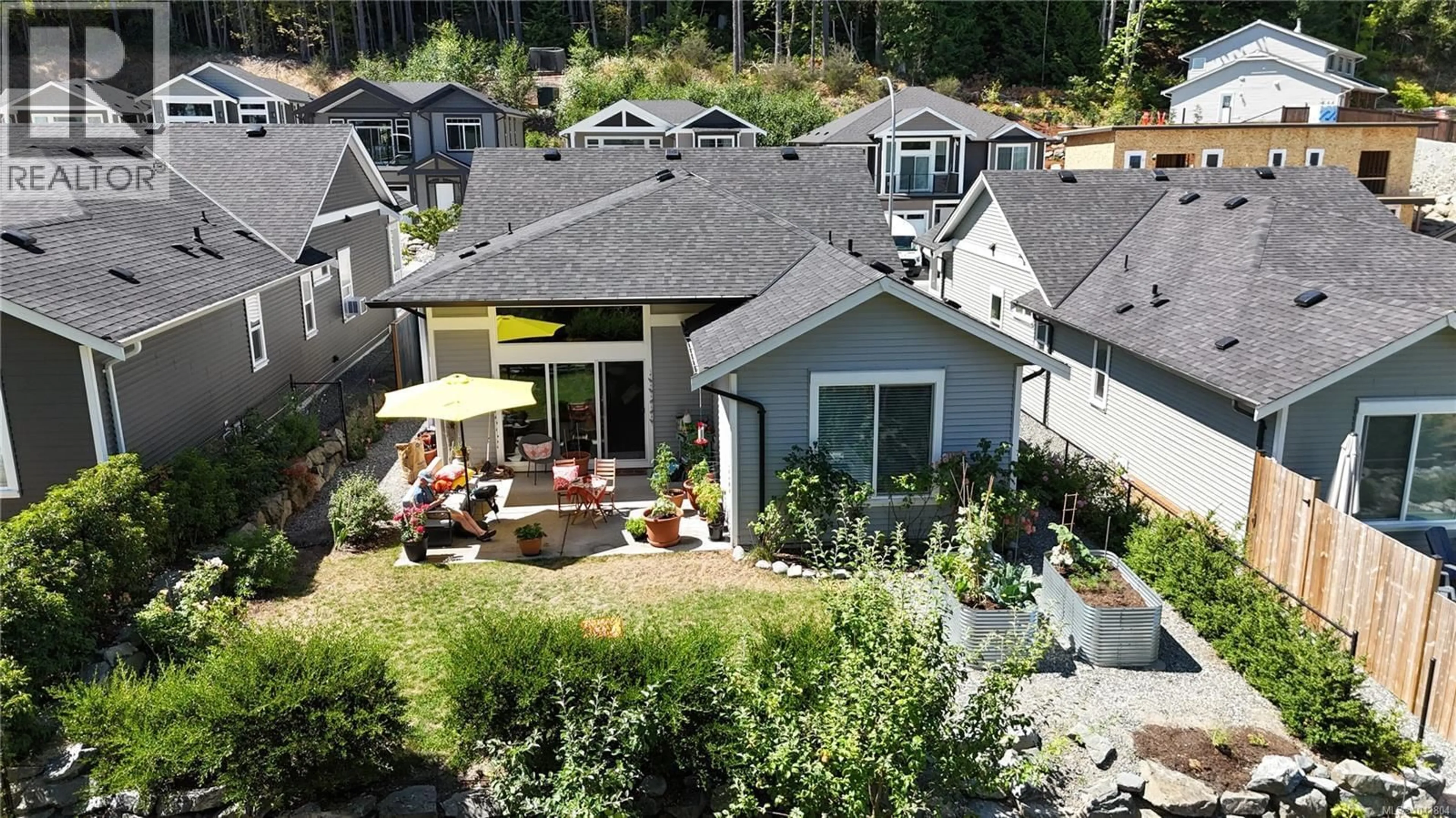 A pic from outside/outdoor area/front of a property/back of a property/a pic from drone, mountain view for 925 CRAIG ROAD, Ladysmith British Columbia V9G2C4