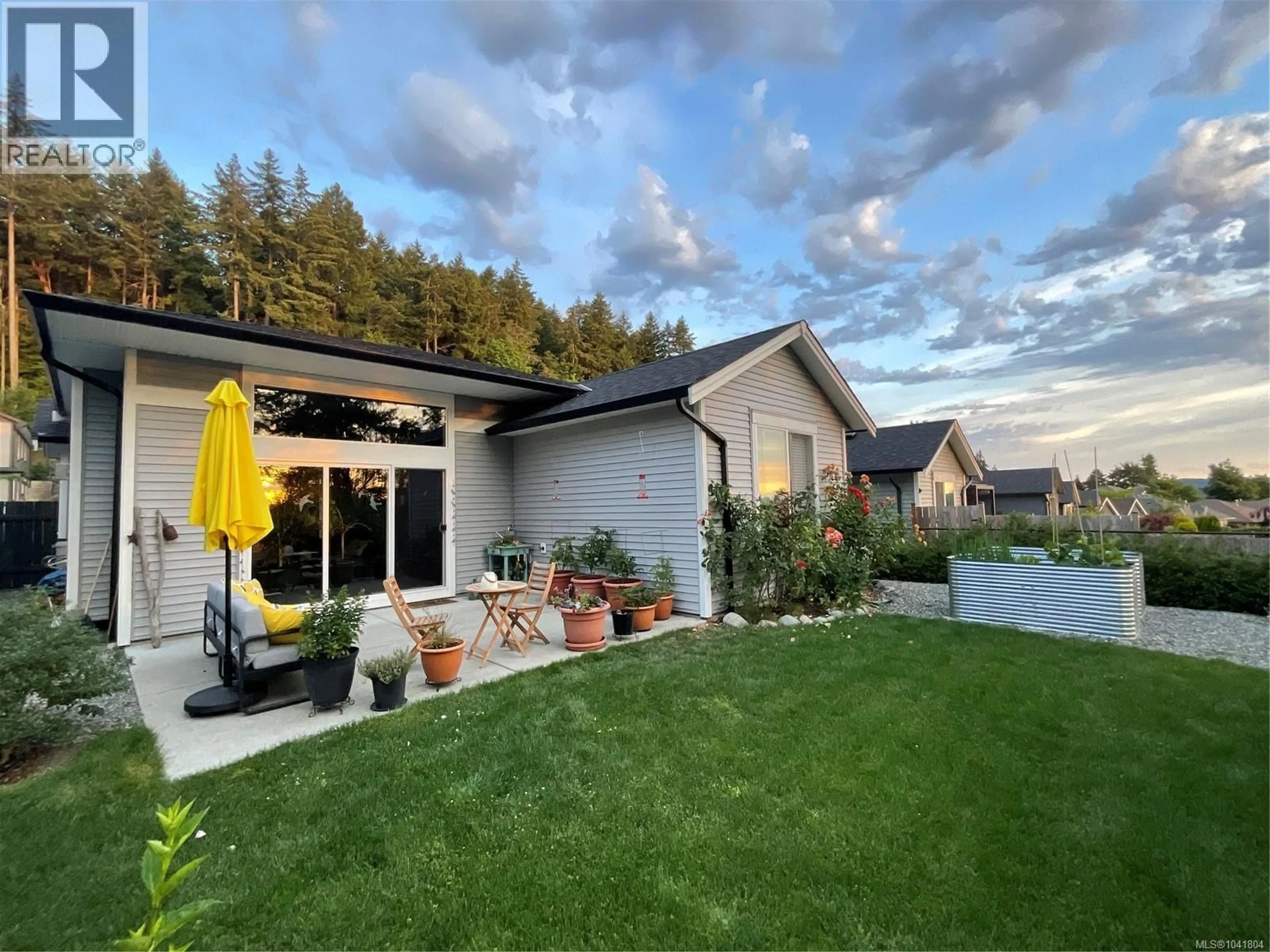 Home with vinyl exterior material, mountain view for 925 CRAIG ROAD, Ladysmith British Columbia V9G2C4