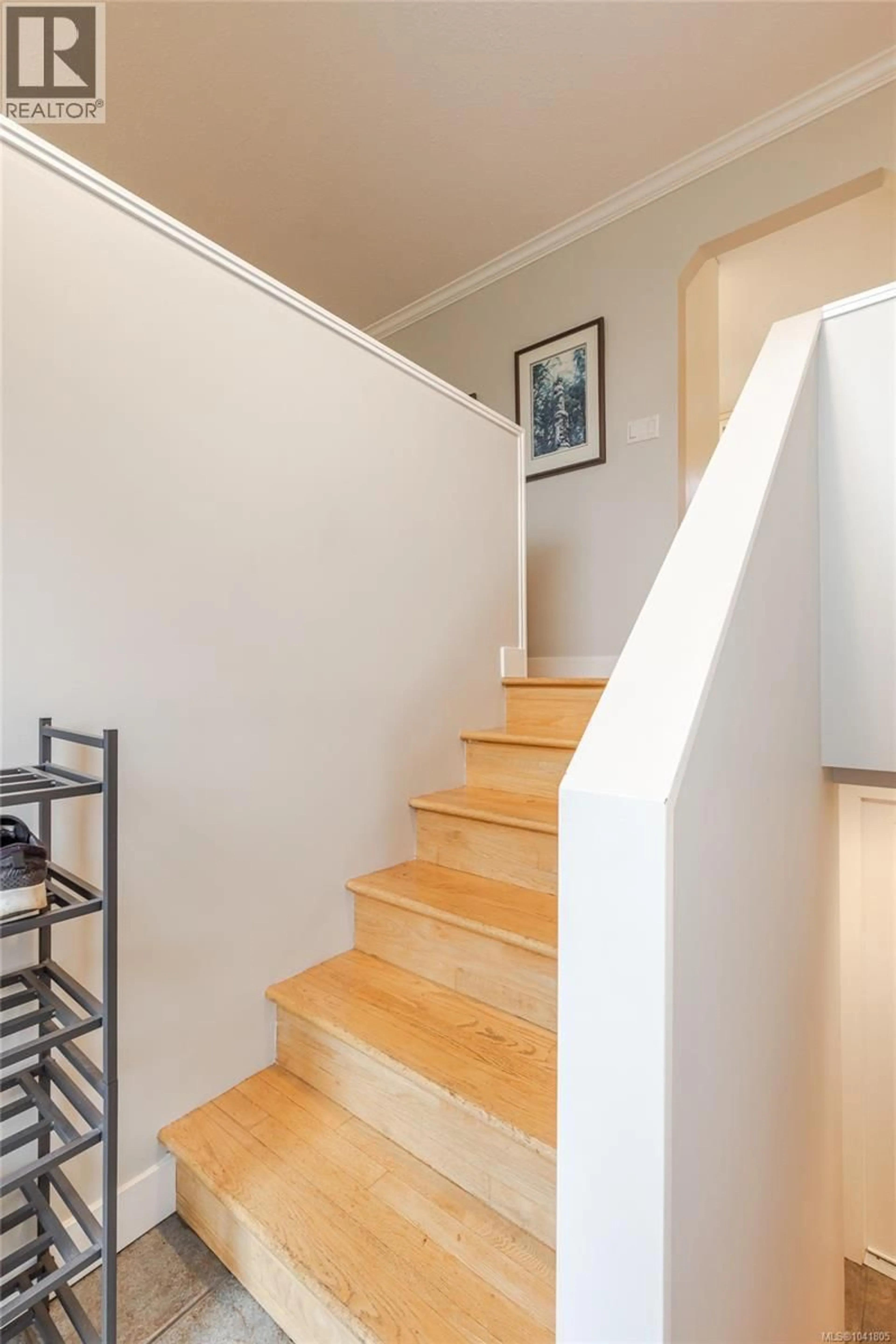 Stairs for 3040 BAY STREET, Nanaimo British Columbia V9T3C6