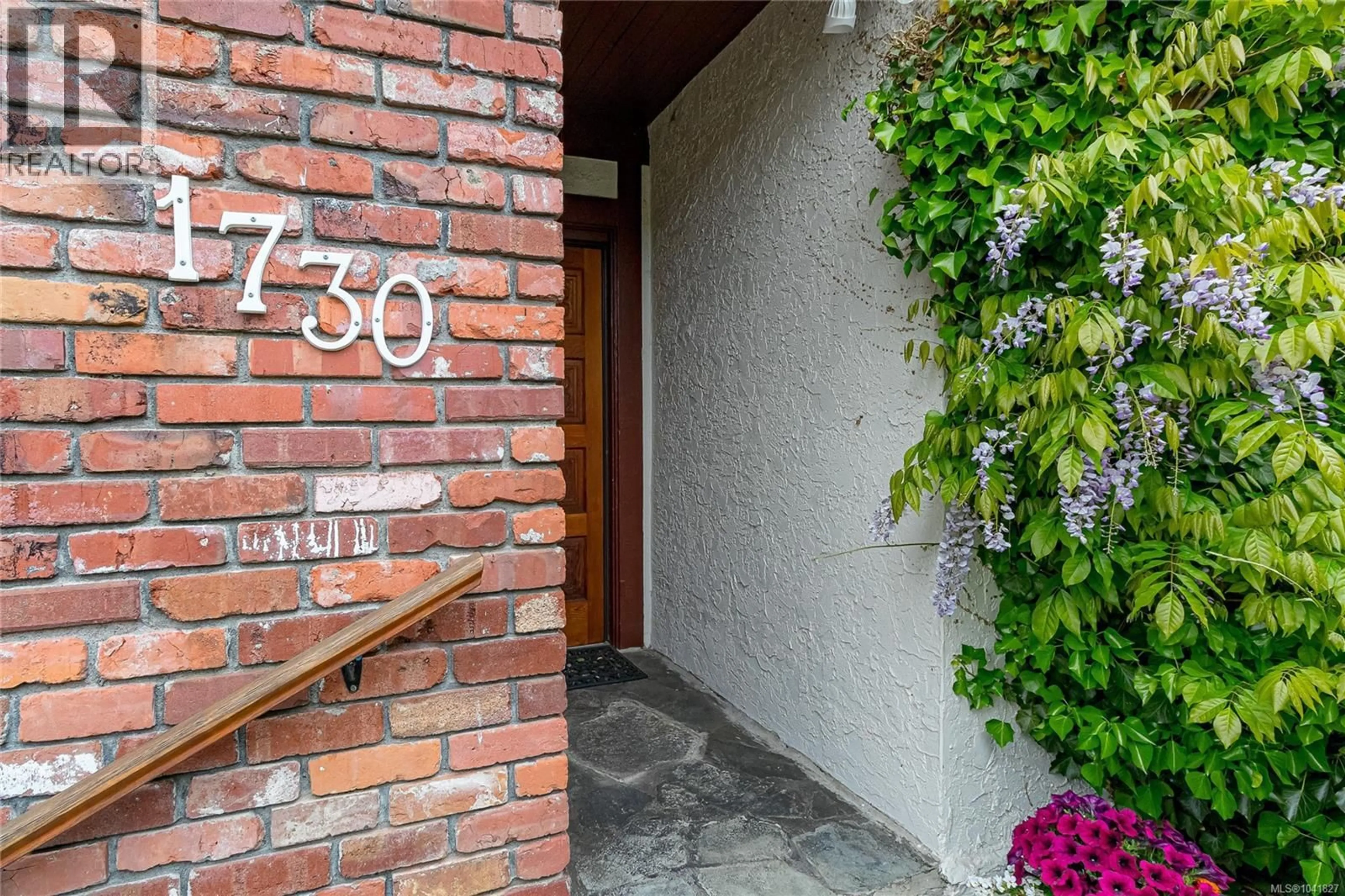 Unknown for 1730 HAULTAIN STREET, Victoria British Columbia V8R2L2