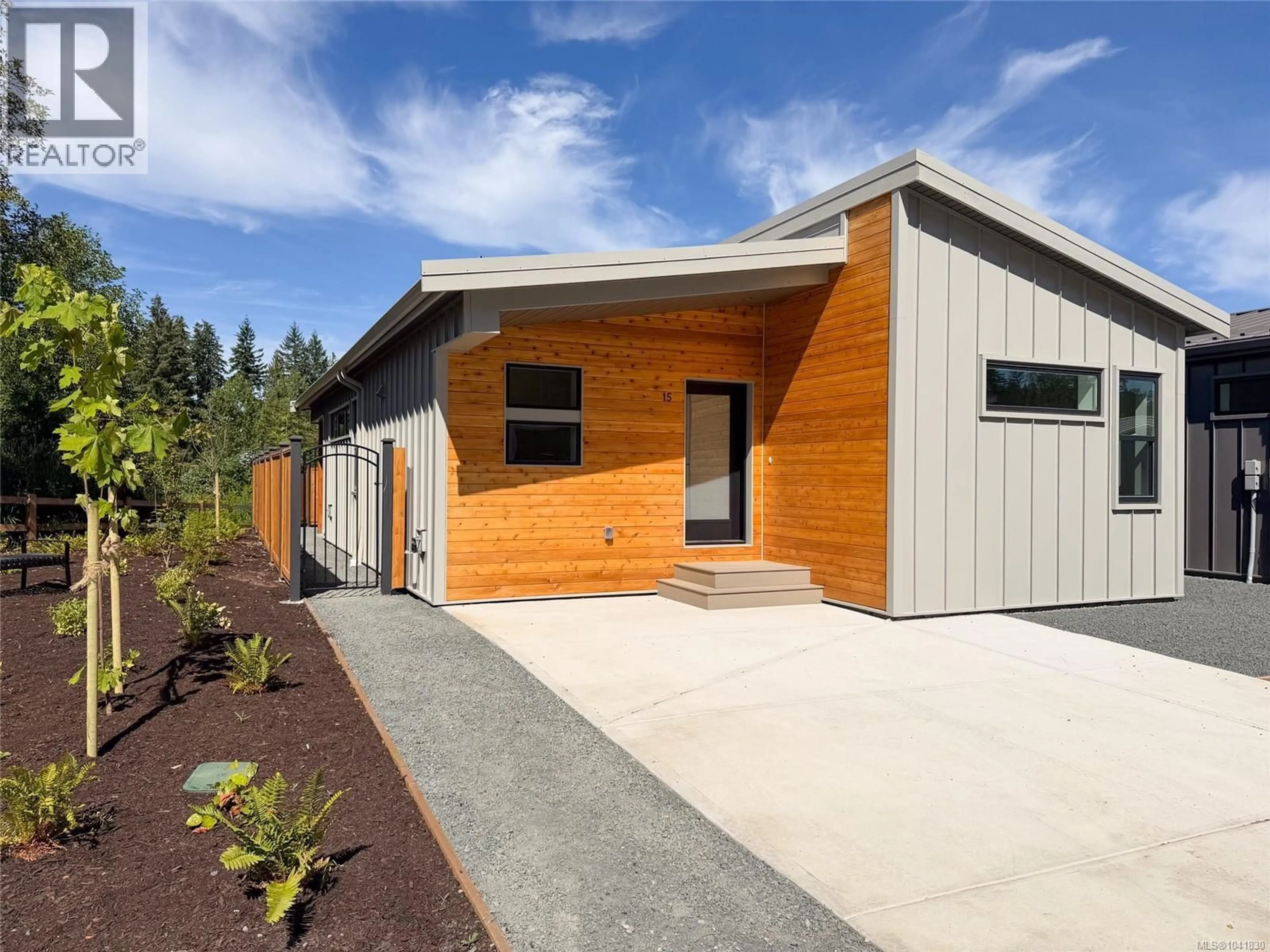 Home with vinyl exterior material, street for 15 - 3025 ROYSTON ROAD, Cumberland British Columbia V9N1S0