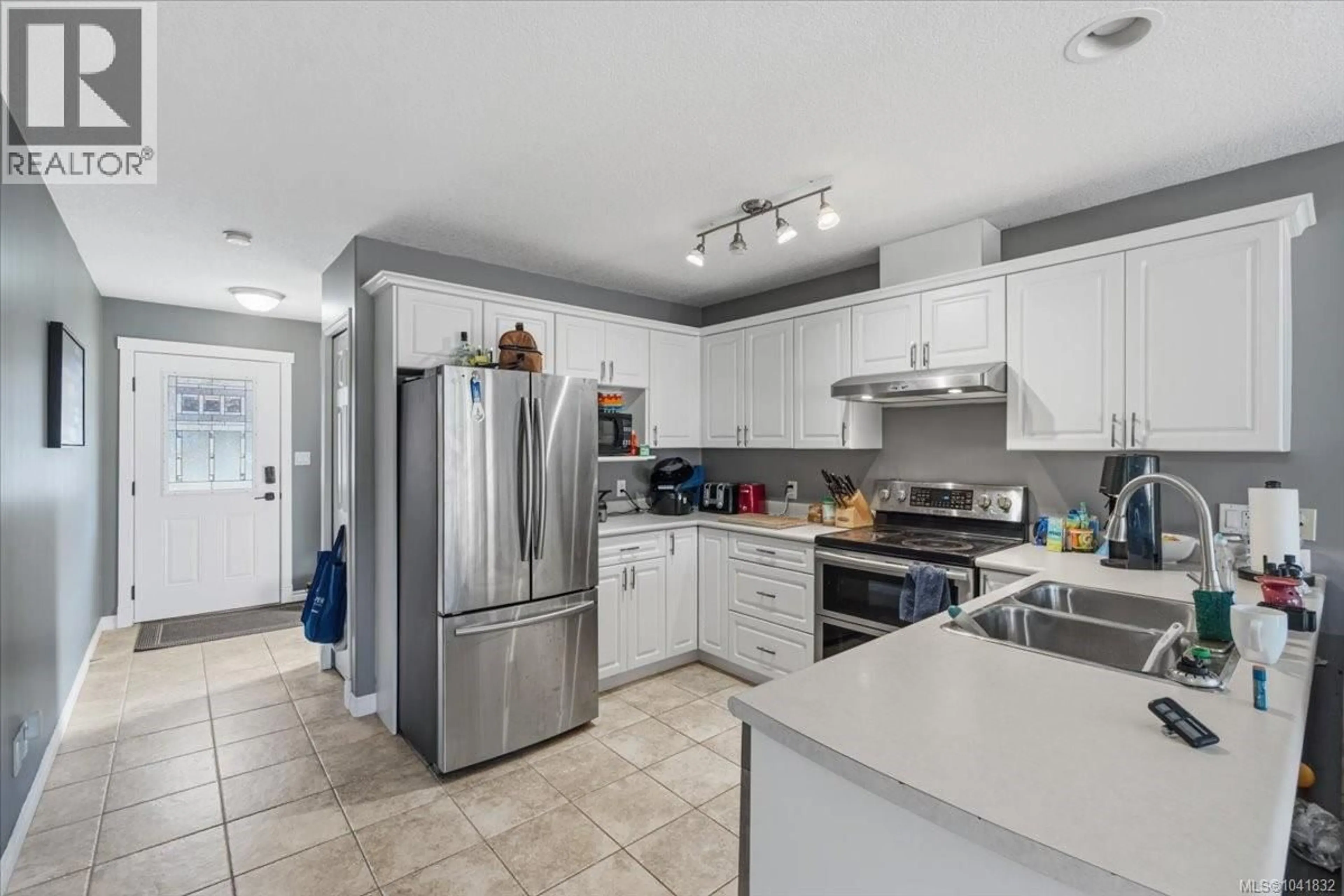 Open concept kitchen, ceramic/tile floor for 4755 FAIRBROOK CRESCENT, Nanaimo British Columbia V9T6L7