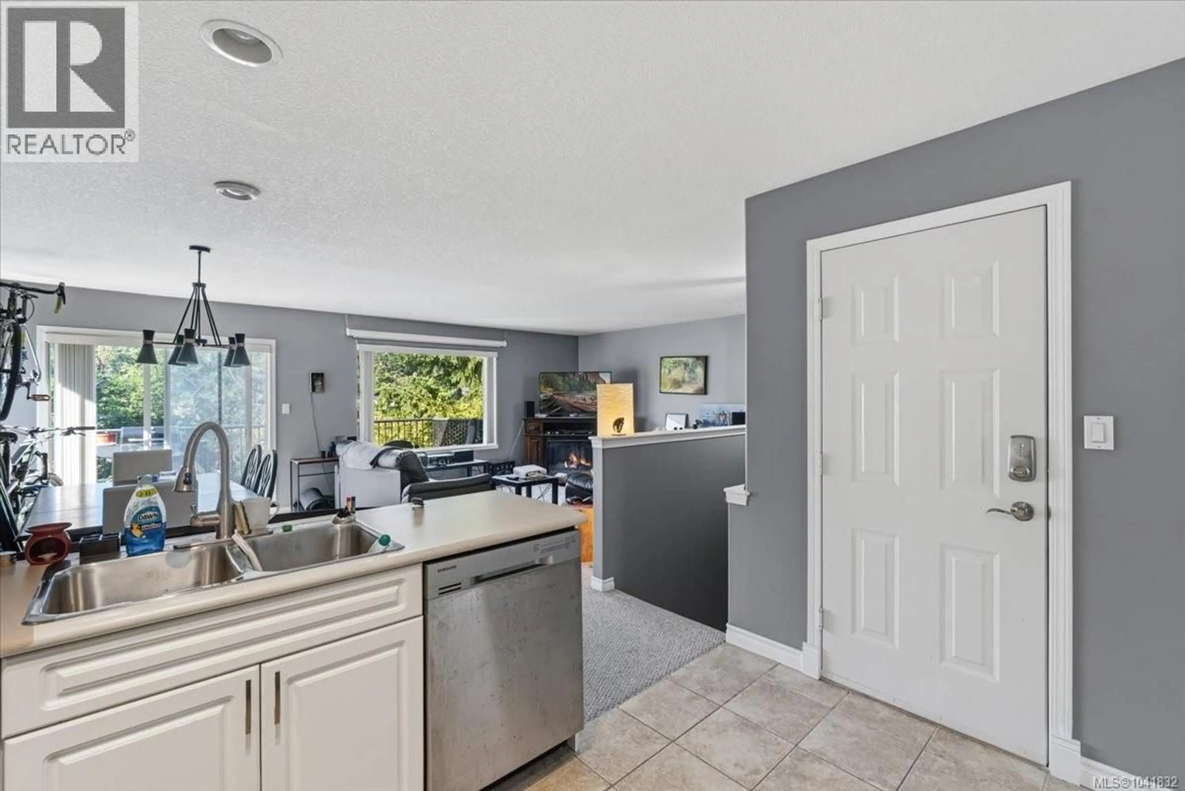 Open concept kitchen, ceramic/tile floor for 4755 FAIRBROOK CRESCENT, Nanaimo British Columbia V9T6L7