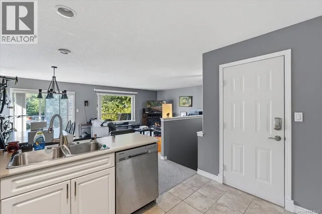 4755 FAIRBROOK CRESCENT, Nanaimo 4