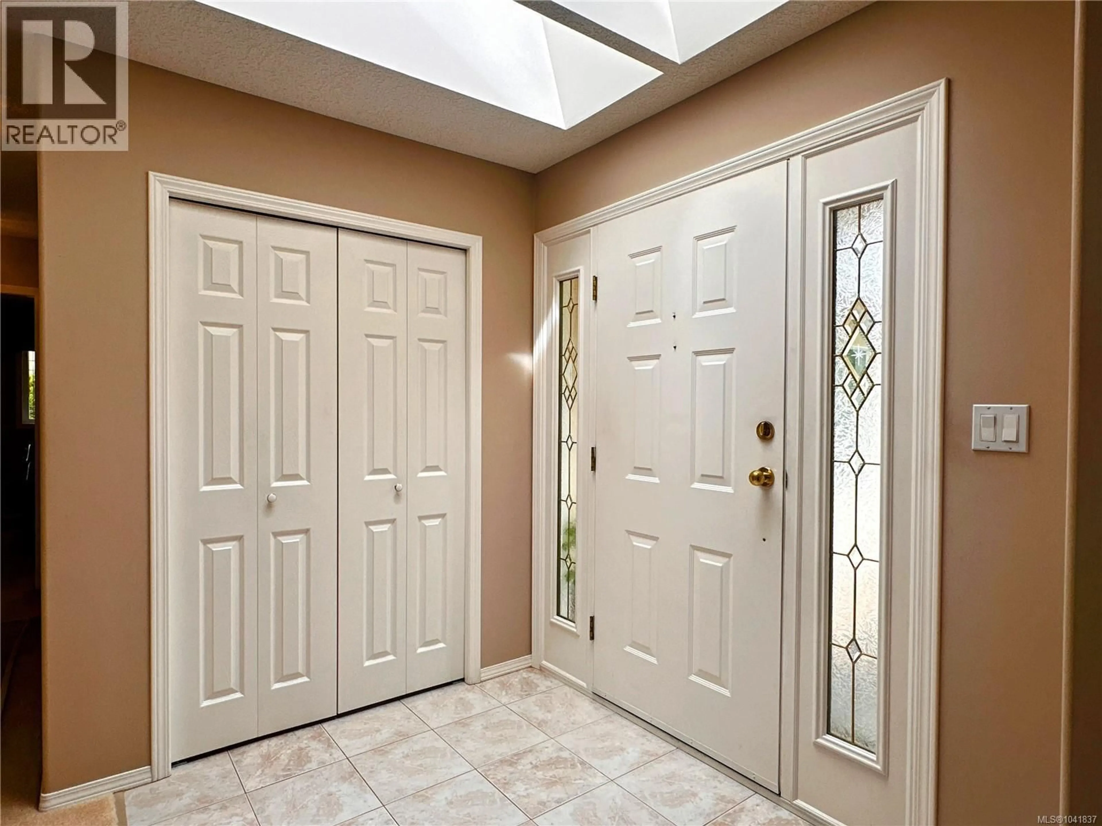 Indoor entryway for 5295 CRESTVIEW DRIVE, Nanaimo British Columbia V9T5Z8