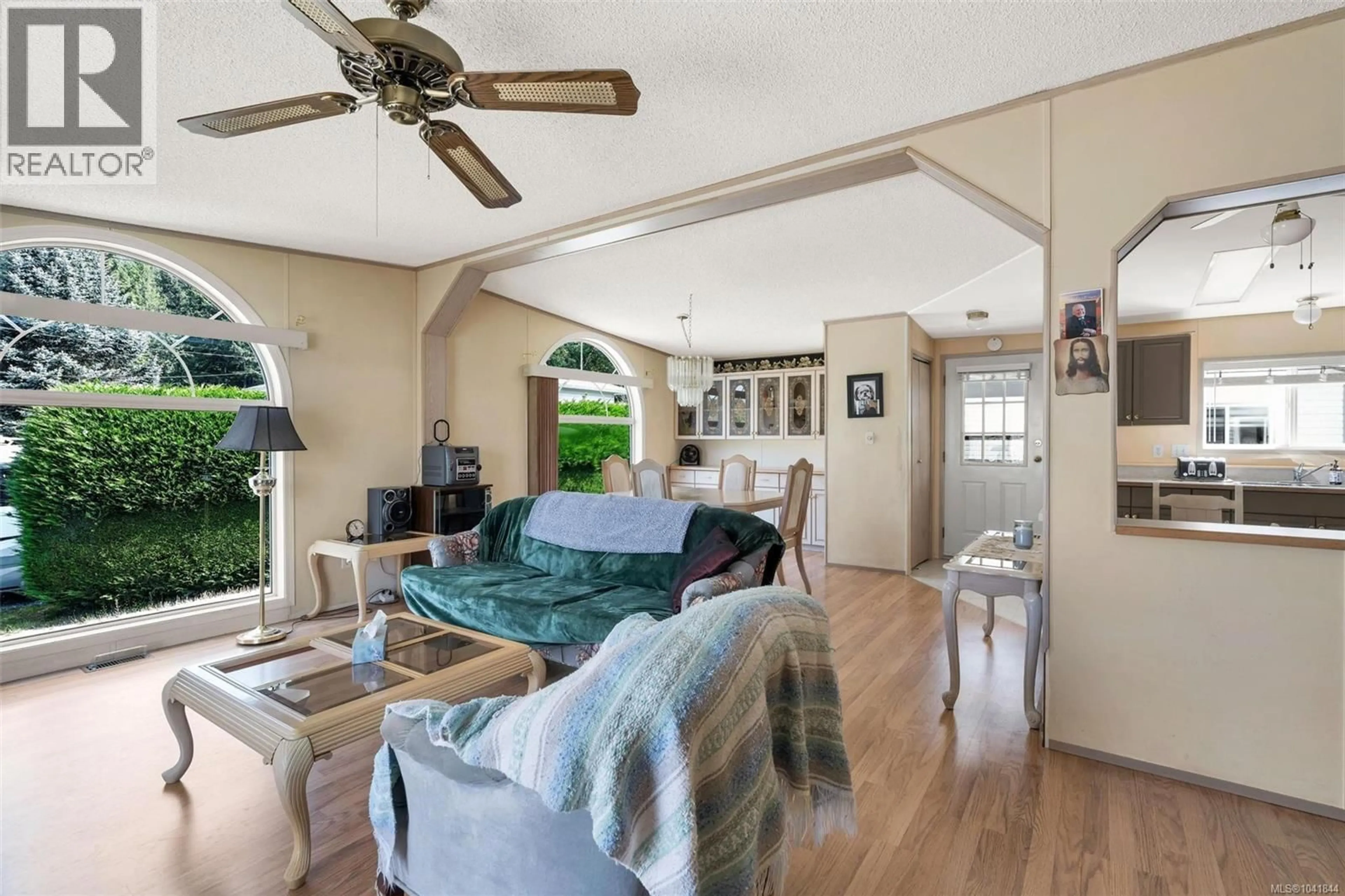 Living room with furniture, unknown for 385 LAKE PARK ROAD, Lake Cowichan British Columbia V0N2L0