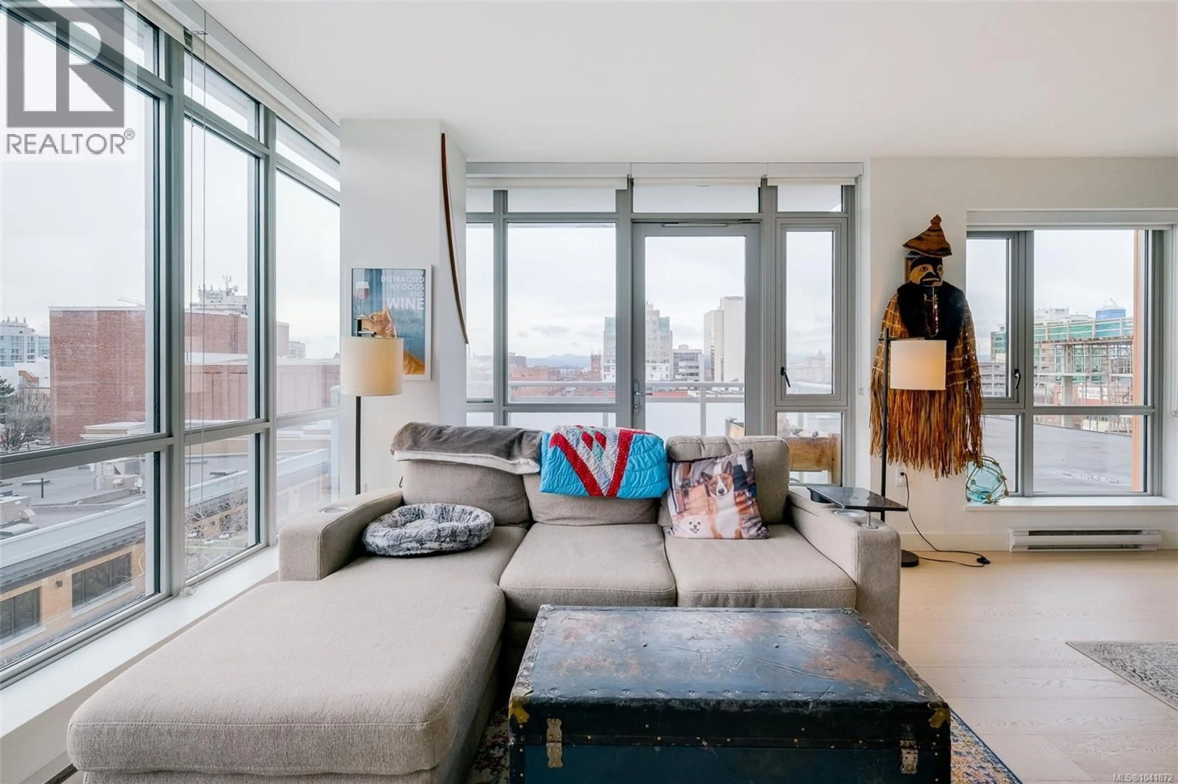 Living room with furniture, unknown for 609 - 838 BROUGHTON STREET, Victoria British Columbia V8W1E4