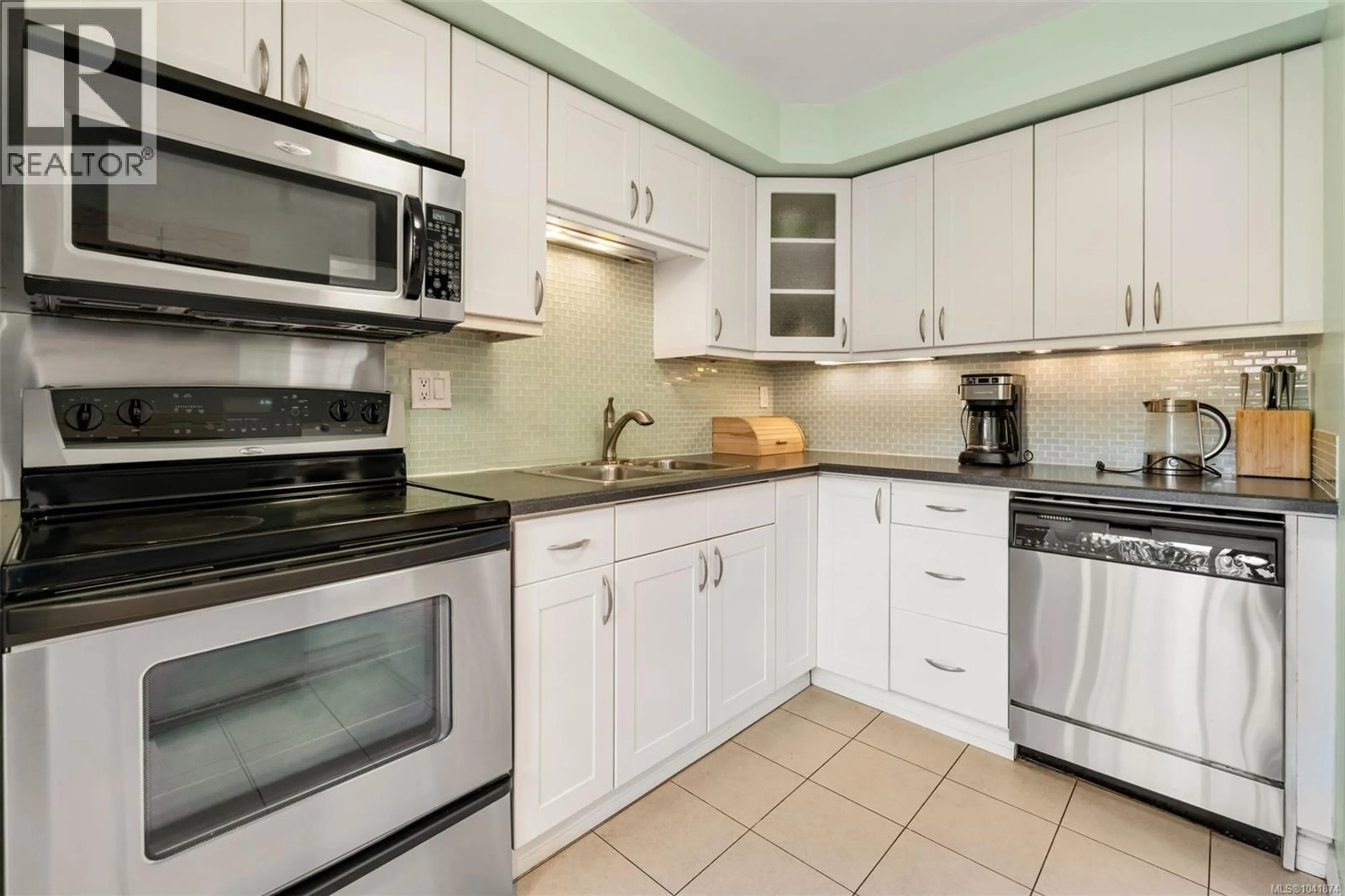 Standard kitchen, ceramic/tile floor for 214 - 1366 HILLSIDE AVENUE, Victoria British Columbia V8T2B5