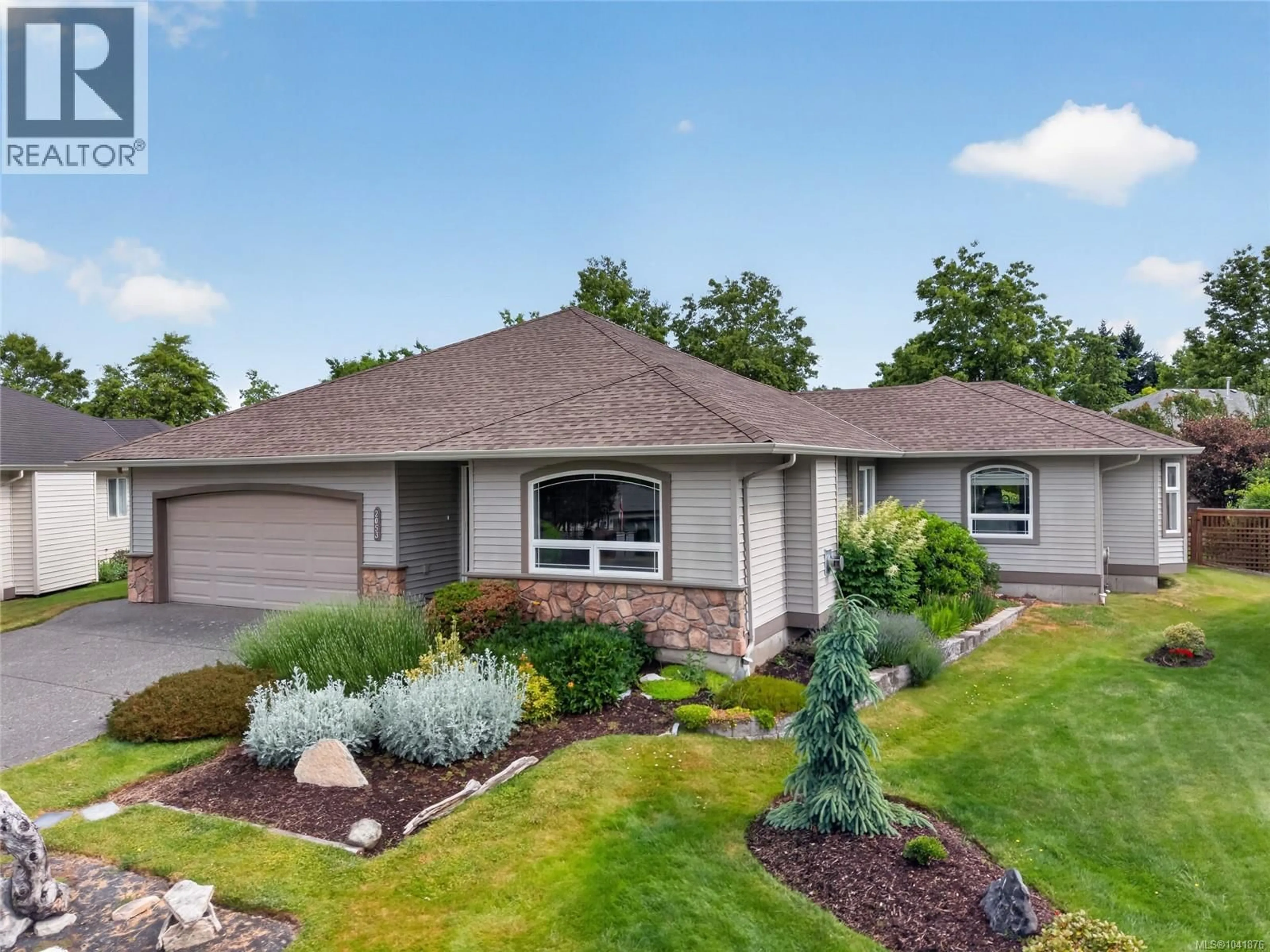 Home with vinyl exterior material, street for 2053 NEVIS PLACE, Courtenay British Columbia V9N9V5