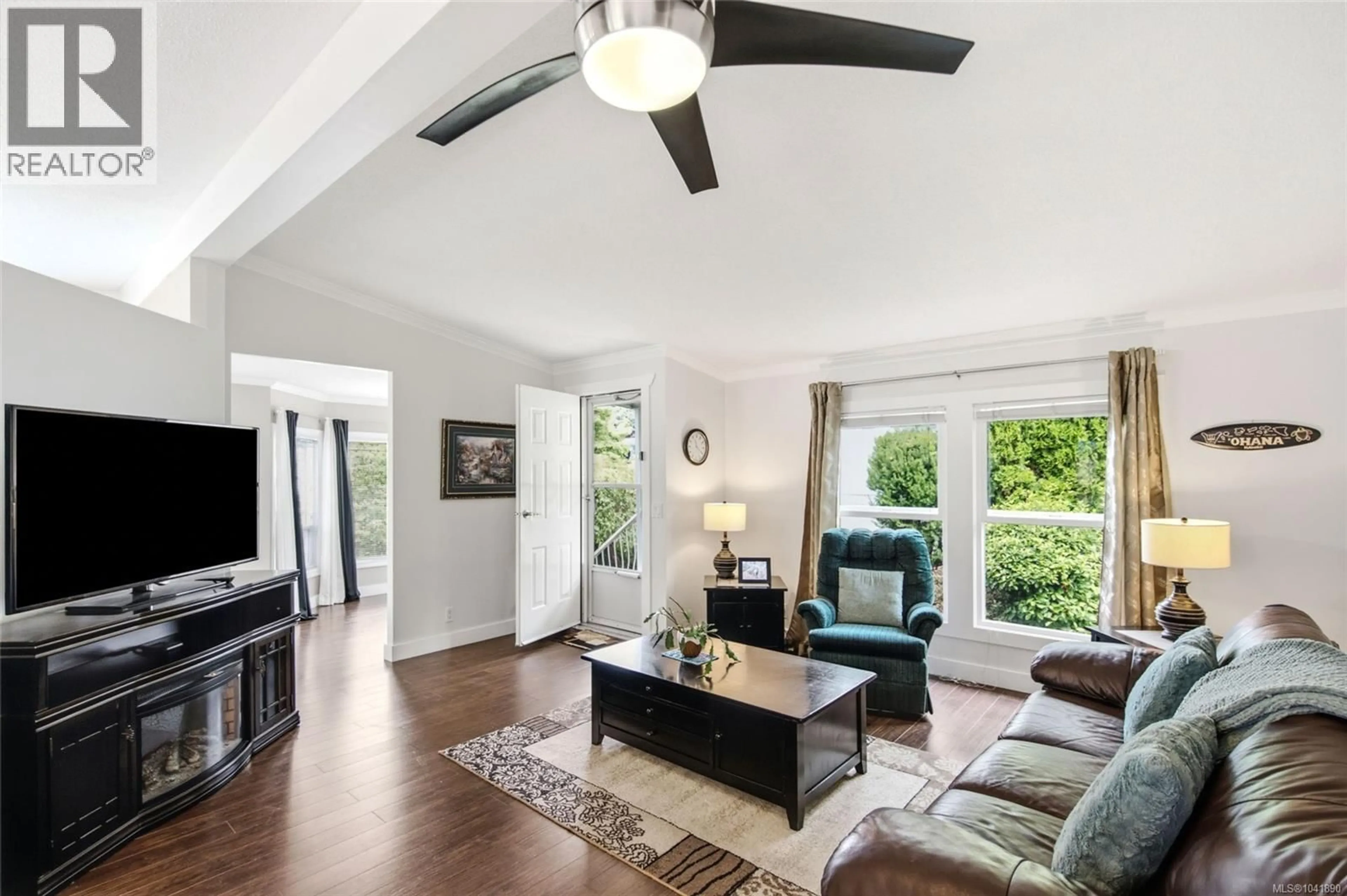 Living room with furniture, unknown for 20 - 2501 LABIEUX ROAD, Nanaimo British Columbia V9T5X3