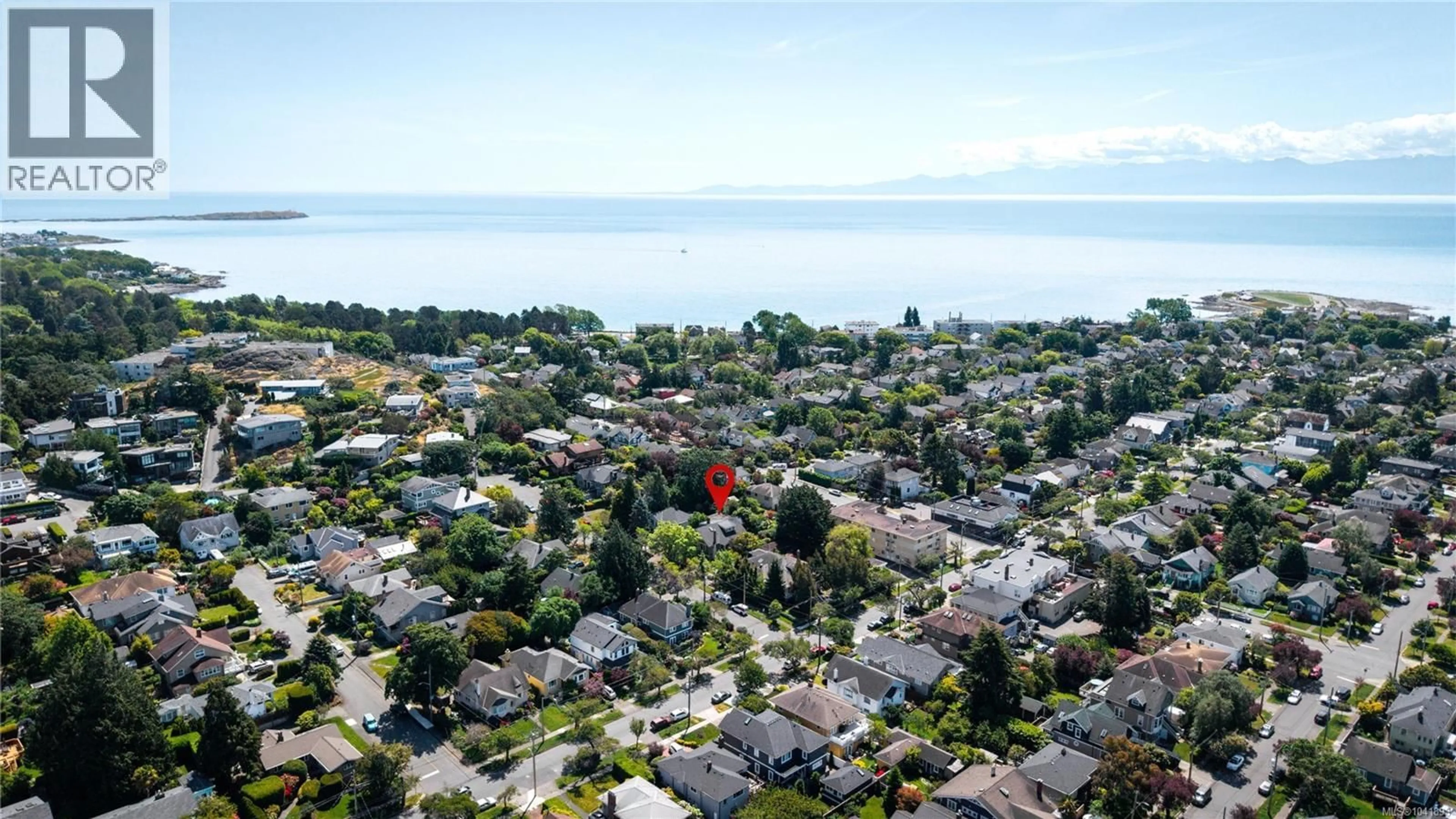 A pic from outside/outdoor area/front of a property/back of a property/a pic from drone, water/lake/river/ocean view for 1315 BOND STREET, Victoria British Columbia V8S1C3