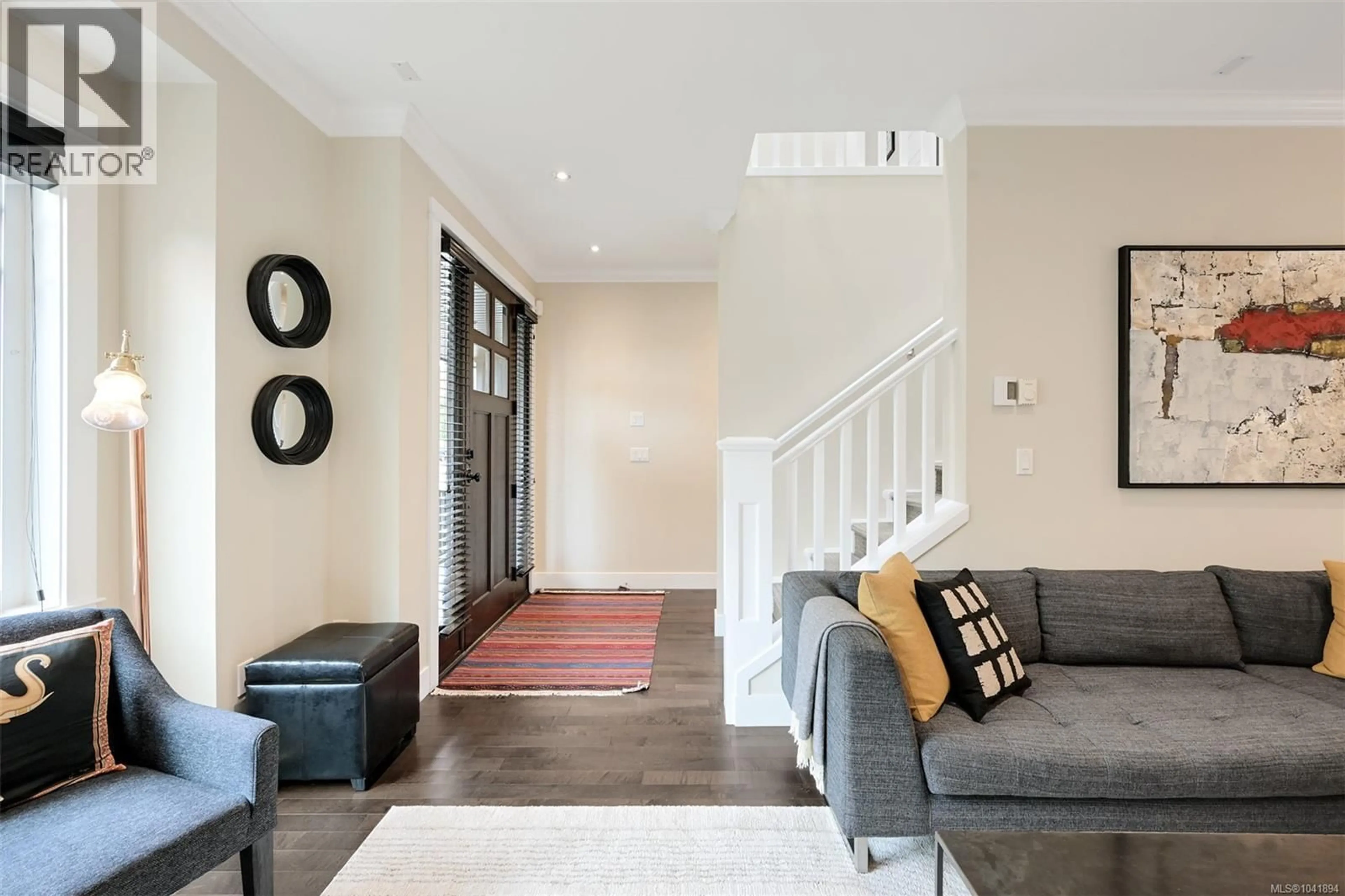 Indoor entryway for 1255 RICHARDSON STREET, Victoria British Columbia V8V3E2