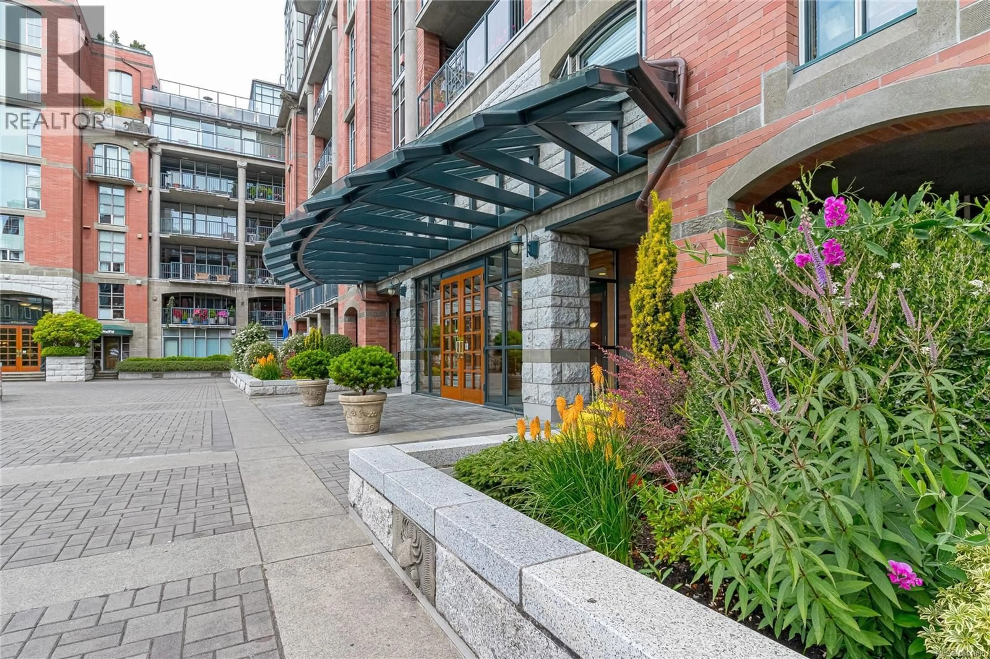 Patio, street for 323 - 21 DALLAS ROAD, Victoria British Columbia V8V4Z9
