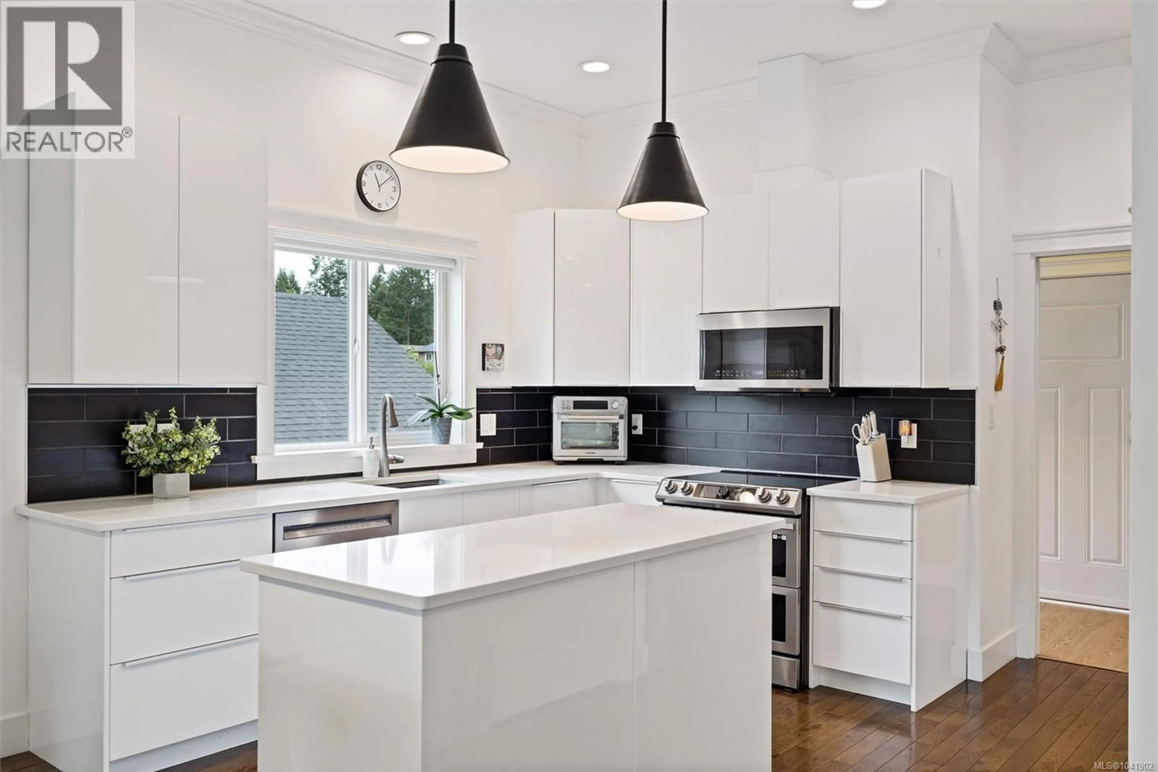Contemporary kitchen, ceramic/tile floor for 943 DELOUME ROAD, Mill Bay British Columbia V9L2P1