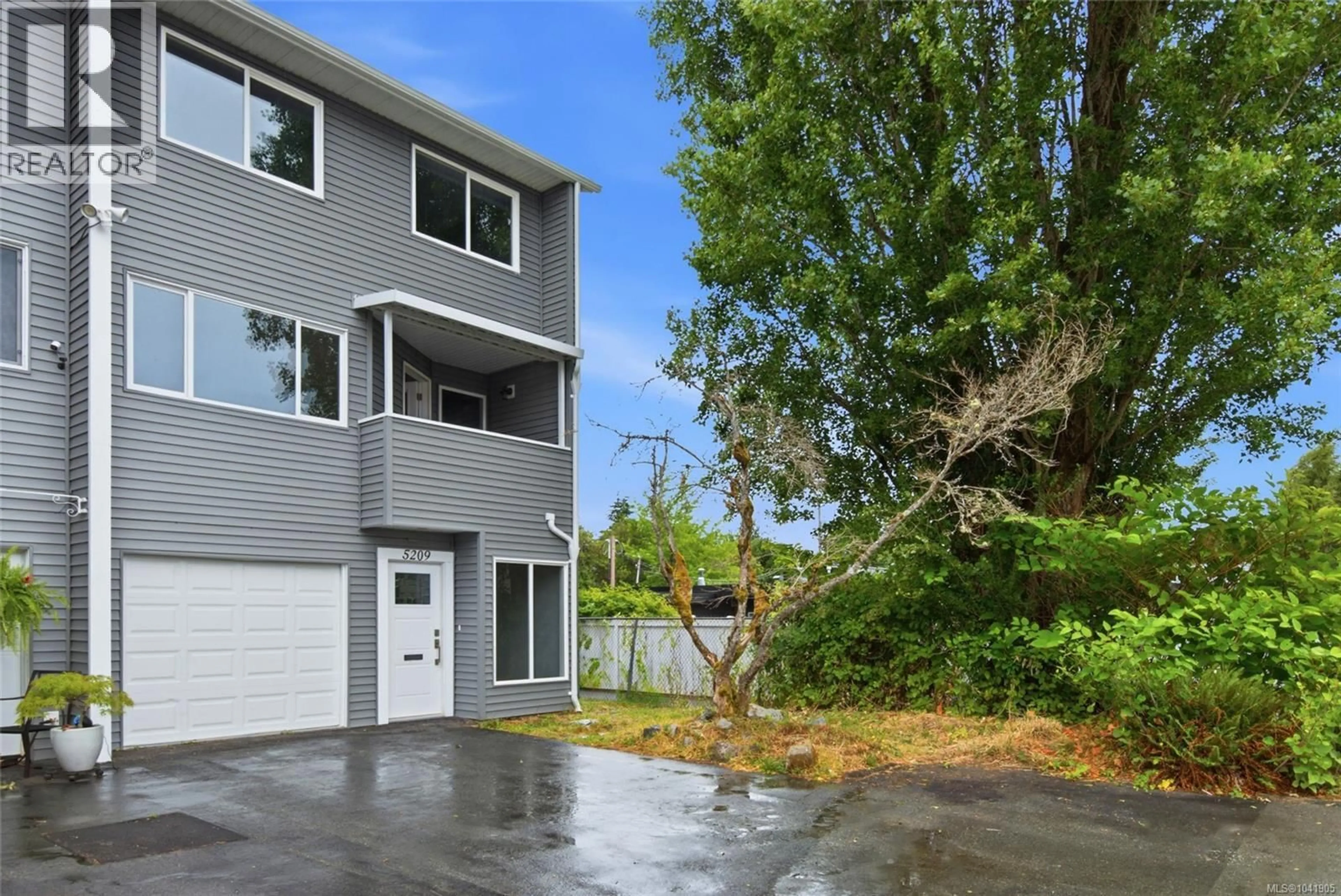 Home with vinyl exterior material, street for 5209 GERTRUDE STREET, Port Alberni British Columbia V9Y6L1