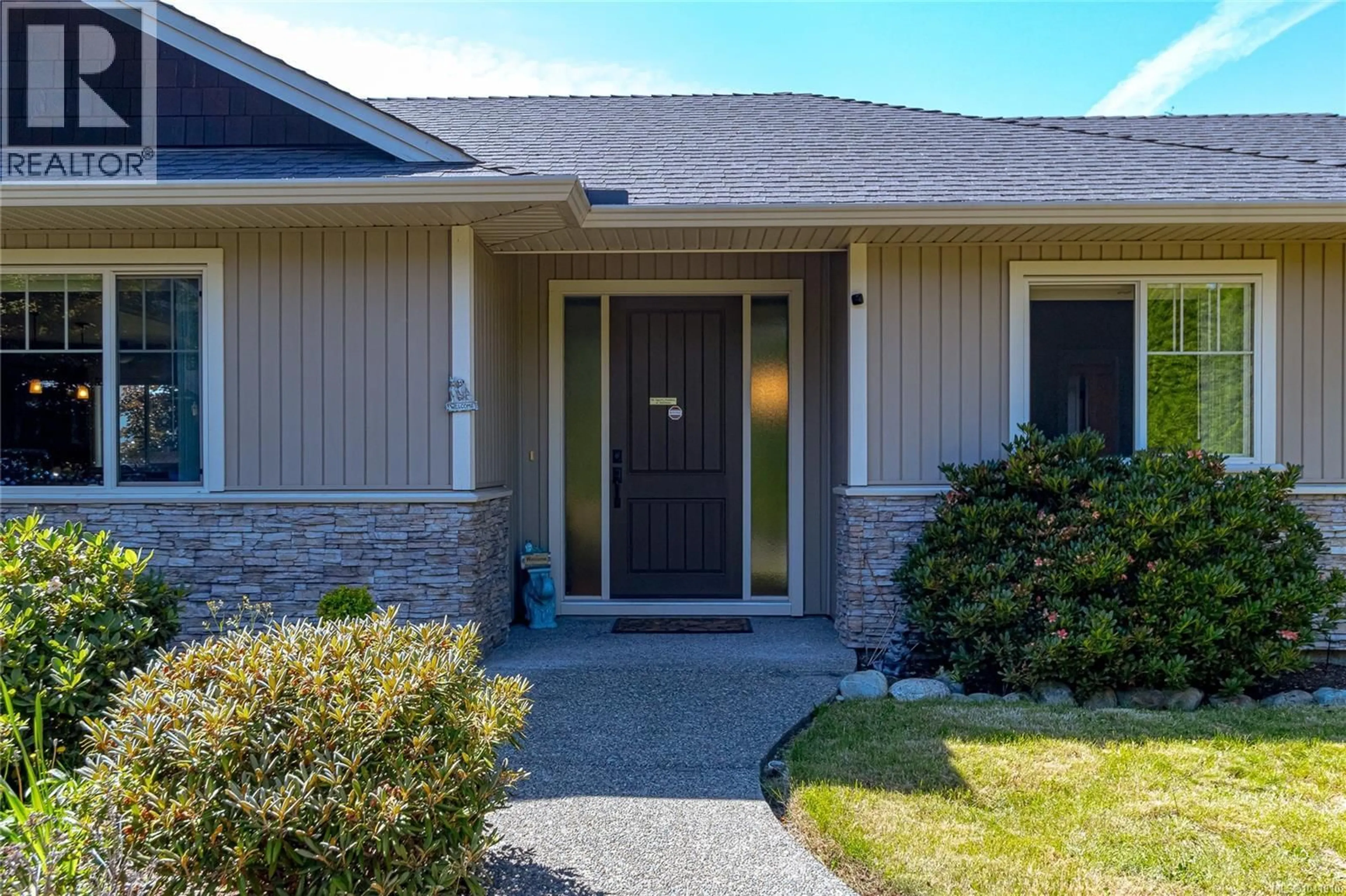 Home with vinyl exterior material, street for 2964 PICKFORD ROAD, Colwood British Columbia V9B2K7