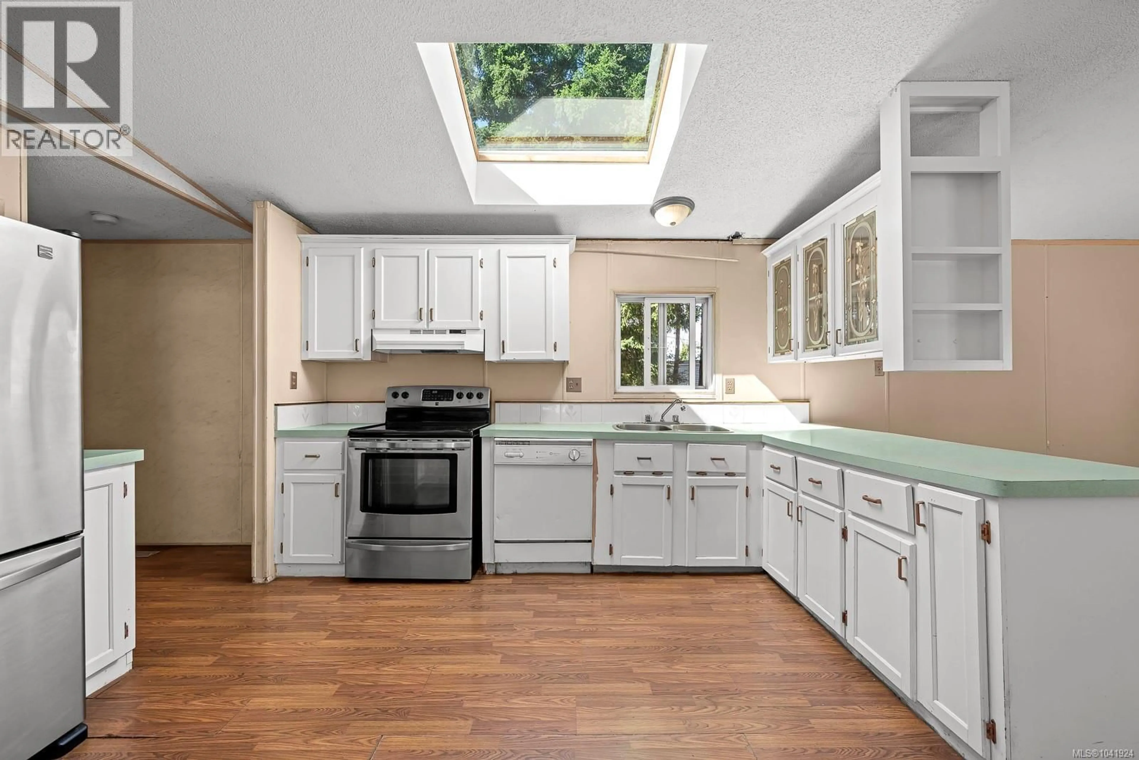Open concept kitchen, ceramic/tile floor for 2179 STADACONA DRIVE, Comox British Columbia V9M3P9
