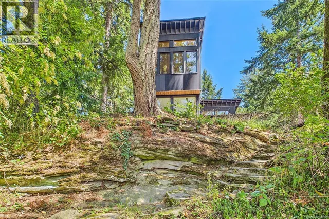 182 COLVILLETON TRAIL, Protection Island 2