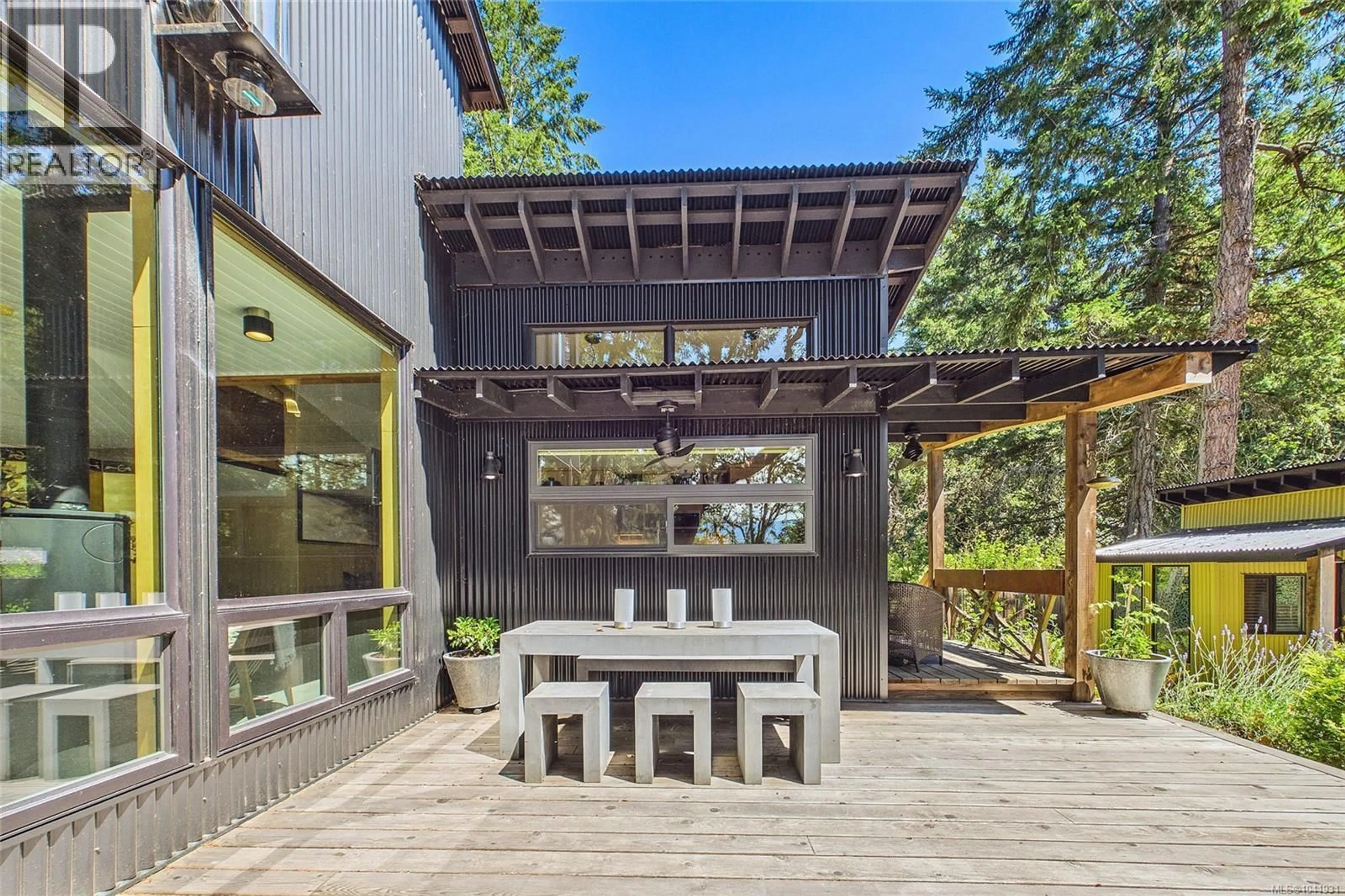 Patio, unknown for 182 COLVILLETON TRAIL, Protection Island British Columbia V9R6R1