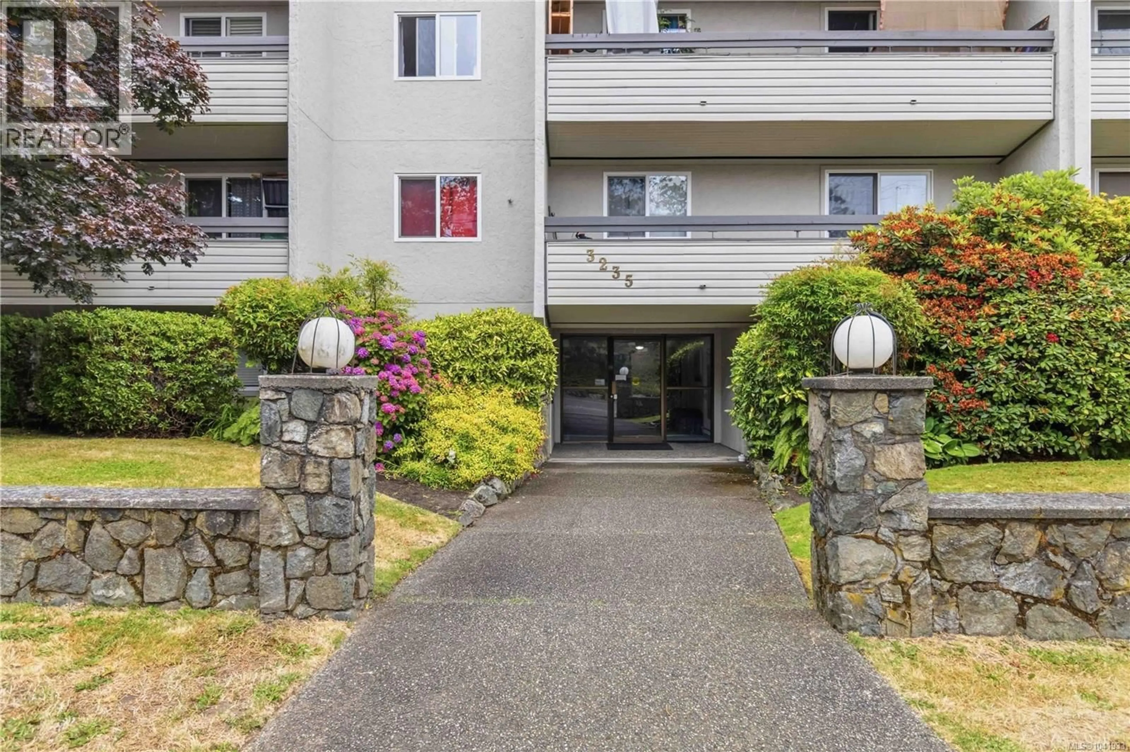 Unknown for 103 - 3235 QUADRA STREET, Saanich British Columbia V8X1G4