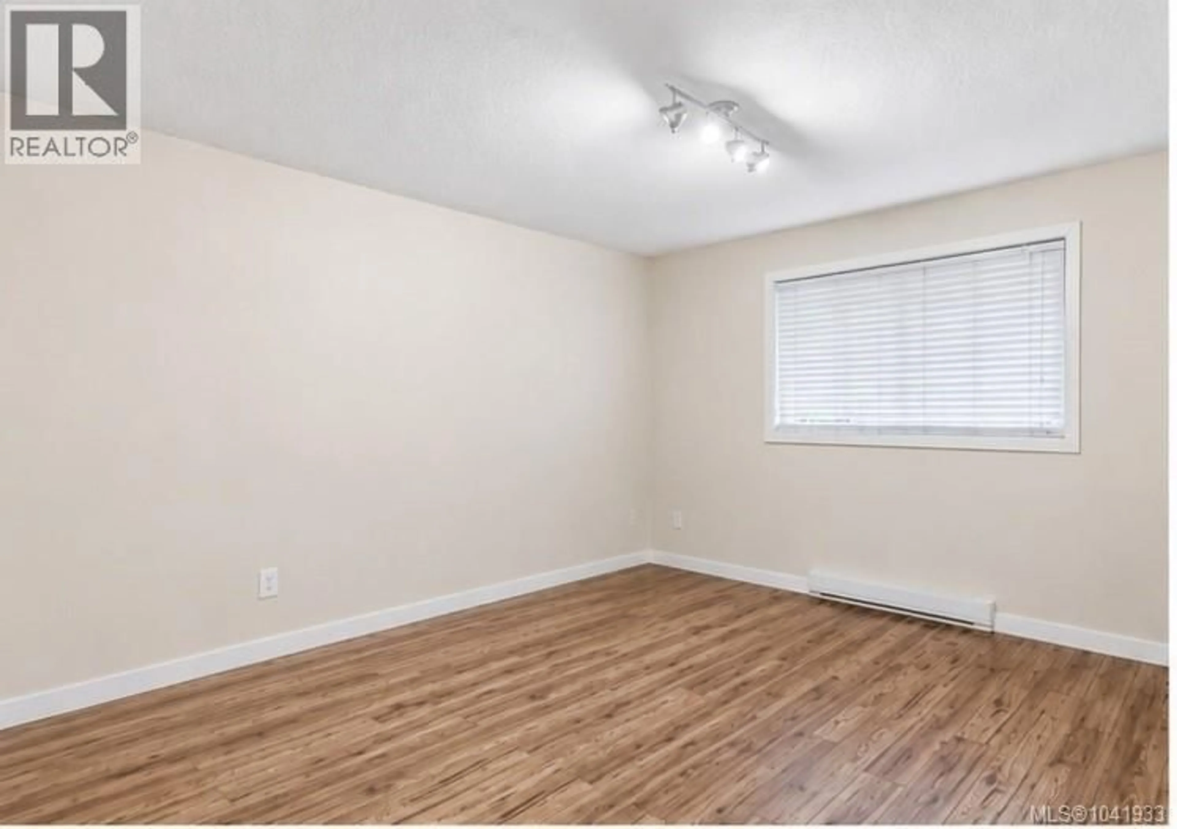 A pic of a room for 103 - 3235 QUADRA STREET, Saanich British Columbia V8X1G4