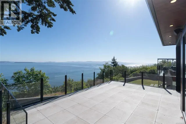 4599 CORDOVA BAY ROAD, Saanich 3