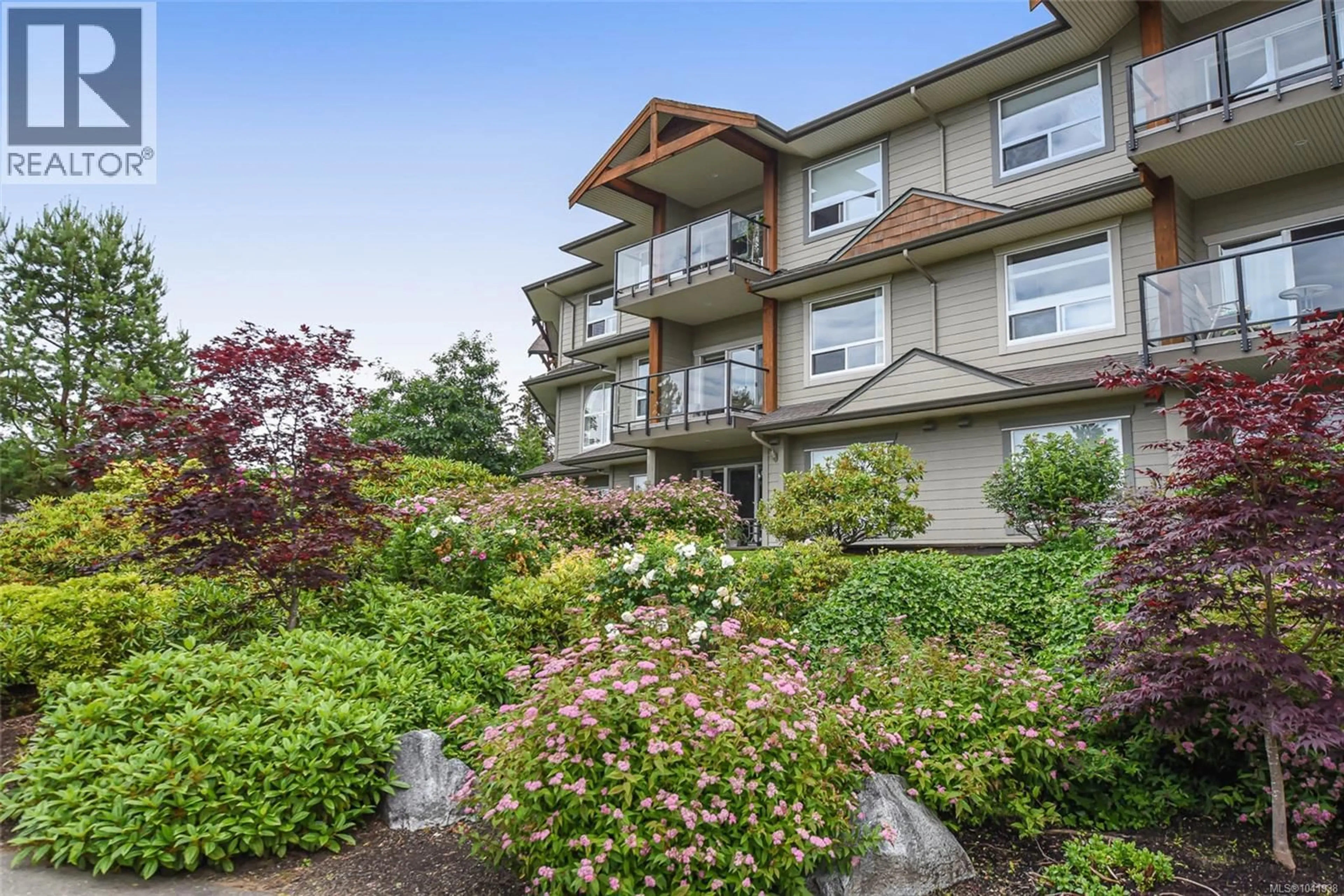 Patio, unknown for 202 - 199 31ST STREET, Courtenay British Columbia V9N8X1