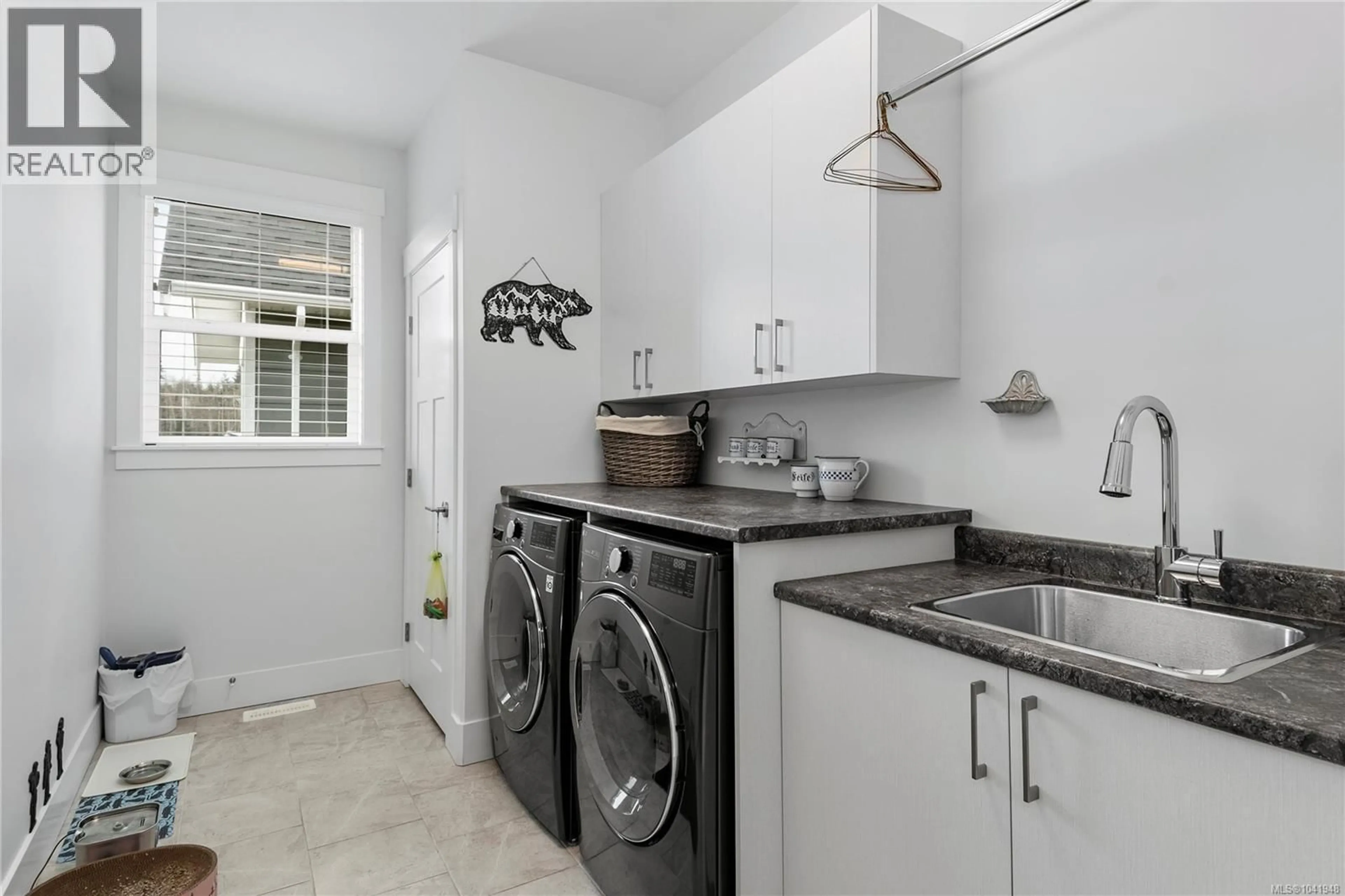 Laundry room for 727 SITKA STREET, Campbell River British Columbia V9H0E6
