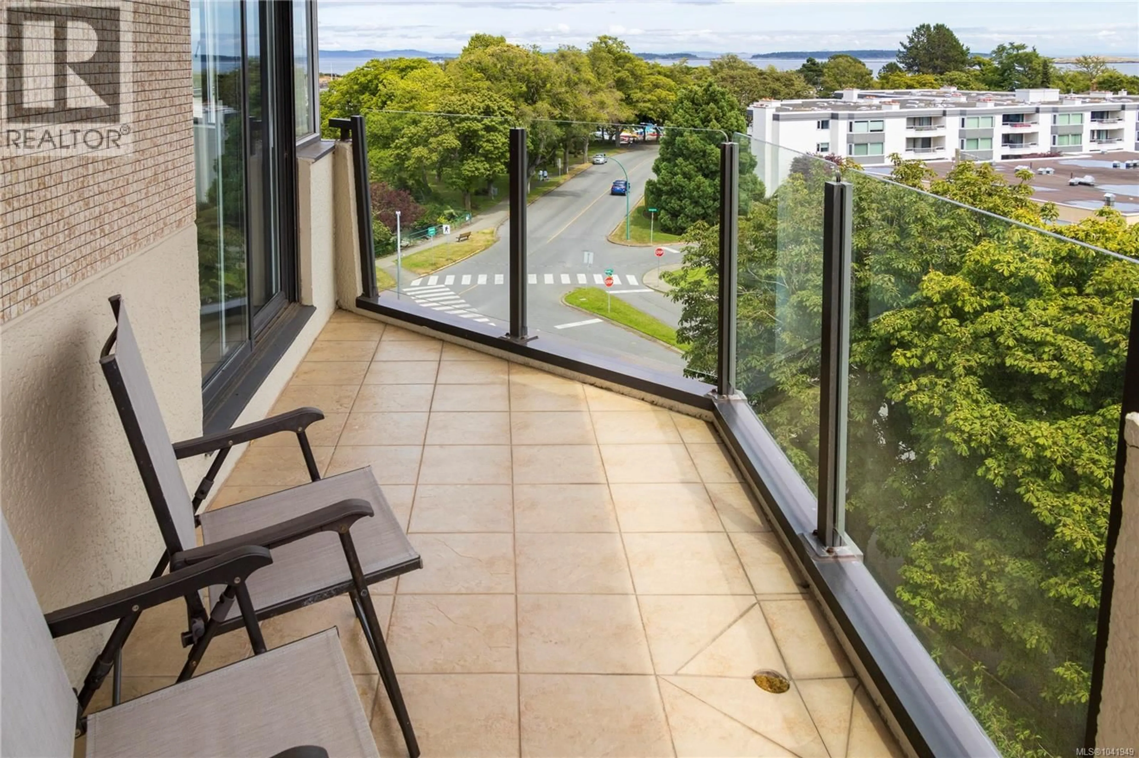 Balcony in the apartment, water/lake/river/ocean view for 603 - 1420 BEACH DRIVE, Oak Bay British Columbia V8S2N8