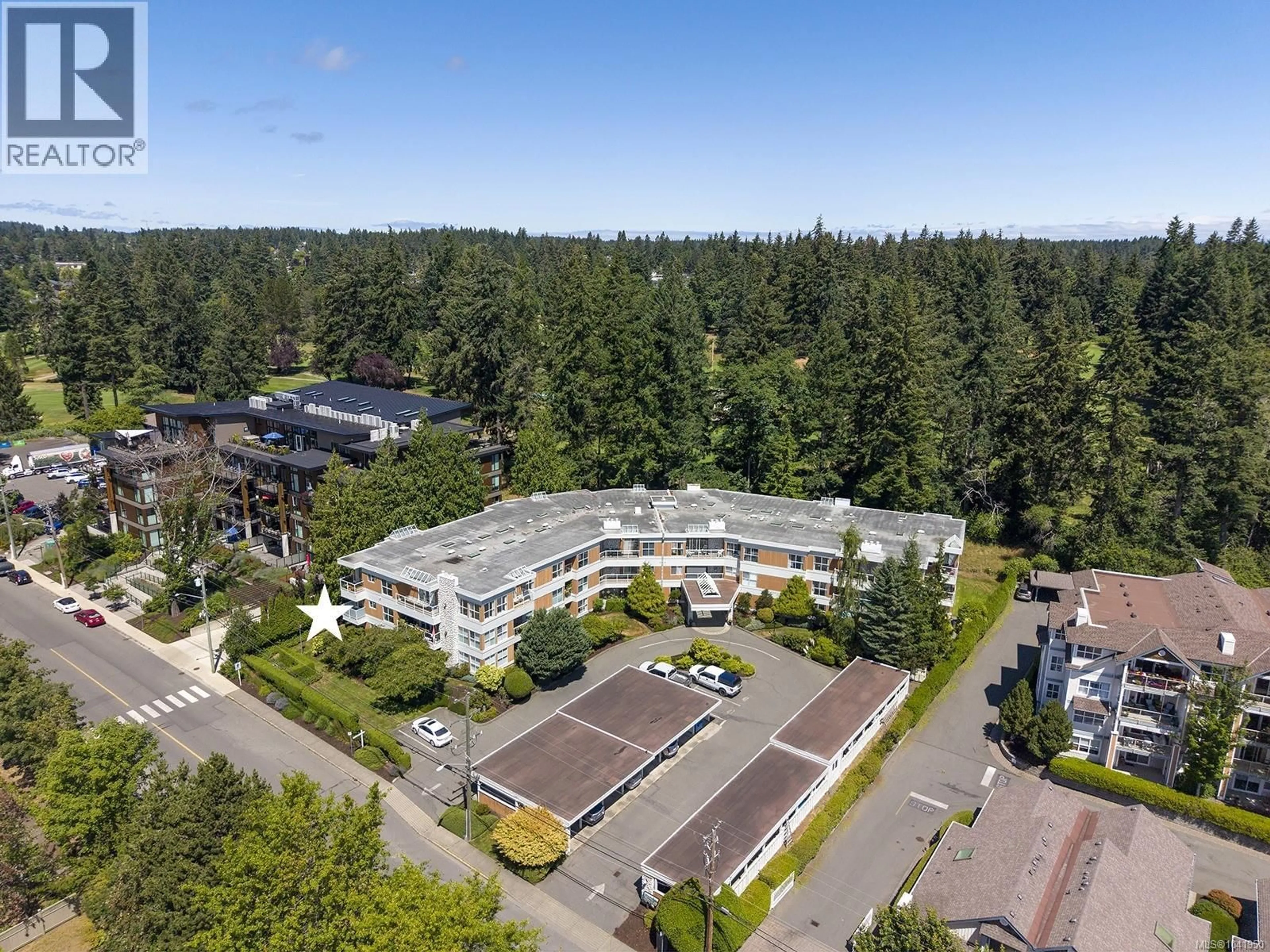 A pic from outside/outdoor area/front of a property/back of a property/a pic from drone, unknown for 206 - 1686 BALMORAL AVENUE, Comox British Columbia V9M2N1