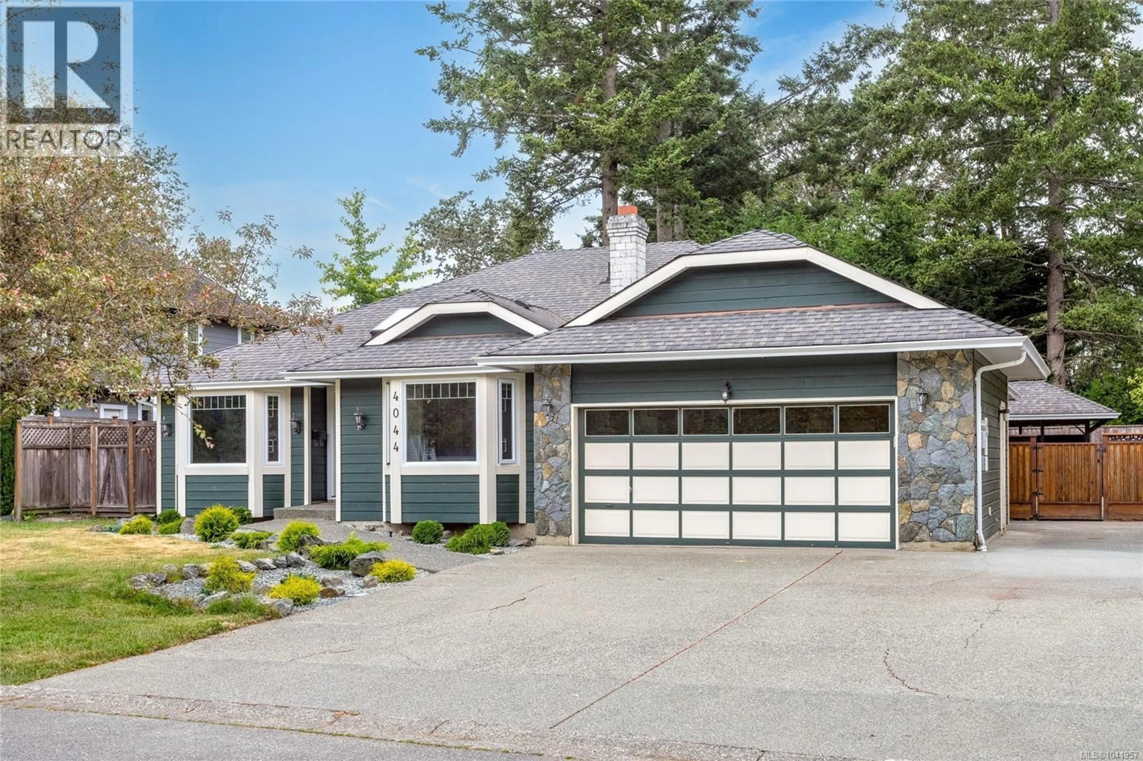 Home with vinyl exterior material, street for 4044 MALTON AVENUE, Saanich British Columbia V8X4X1