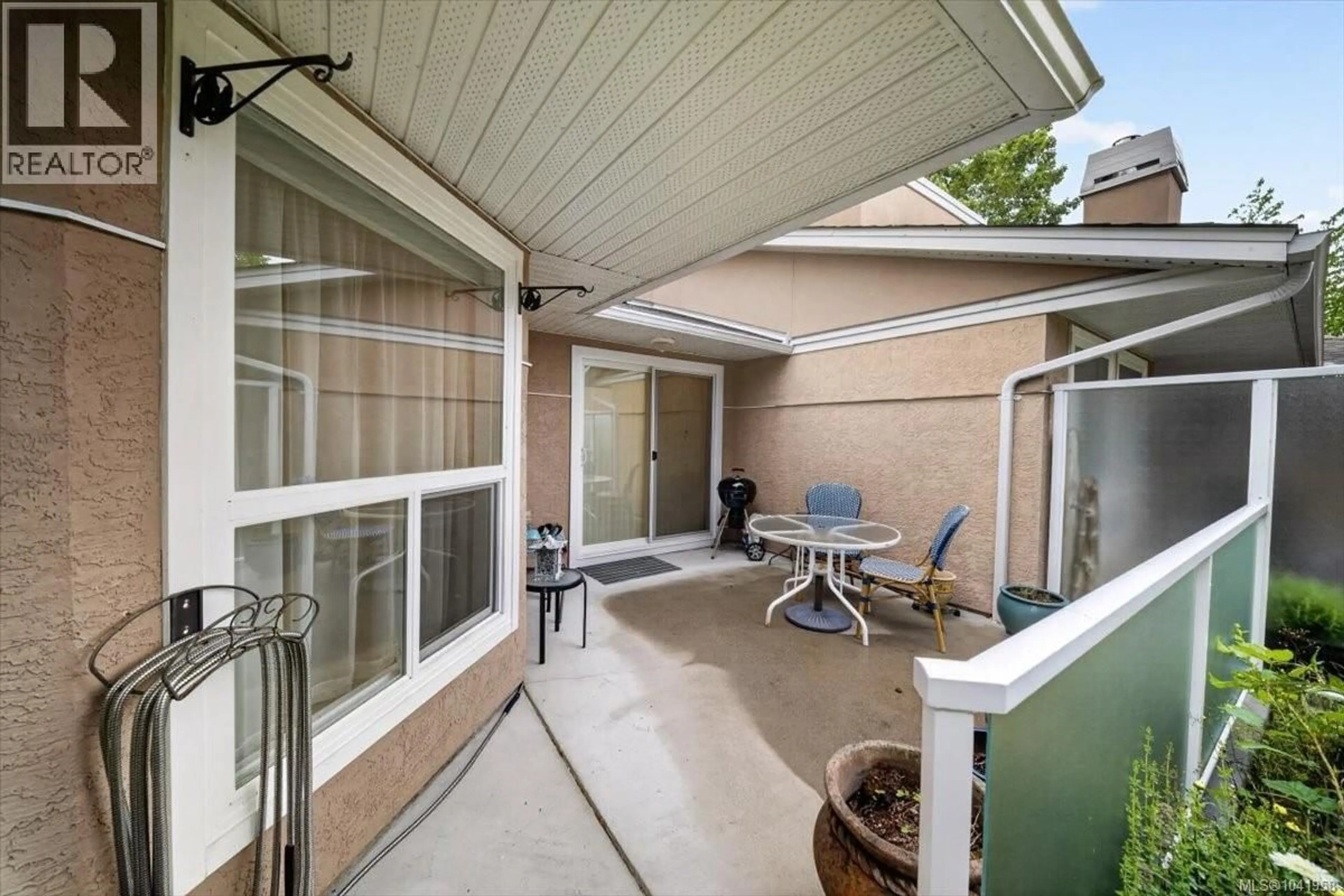 Patio, street for 5 - 3049 BRITTANY DRIVE, Colwood British Columbia V9B5P8