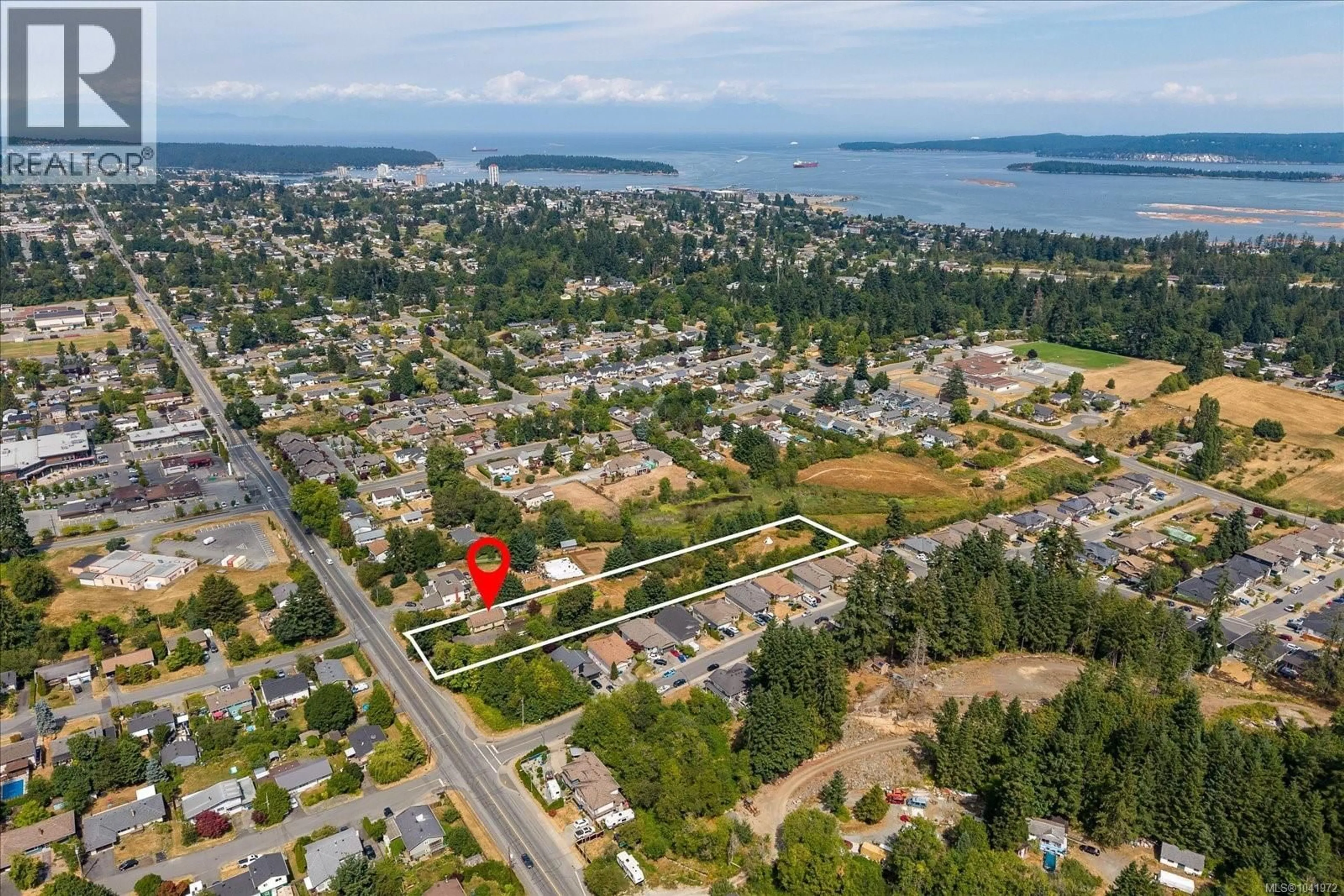 A pic from outside/outdoor area/front of a property/back of a property/a pic from drone, water/lake/river/ocean view for 950 BRUCE AVENUE, Nanaimo British Columbia V9R4A3