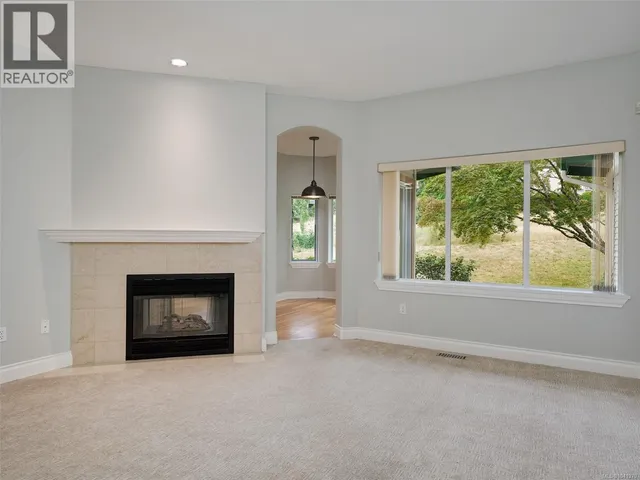98 - 530 MARSETT PLACE, Saanich 3