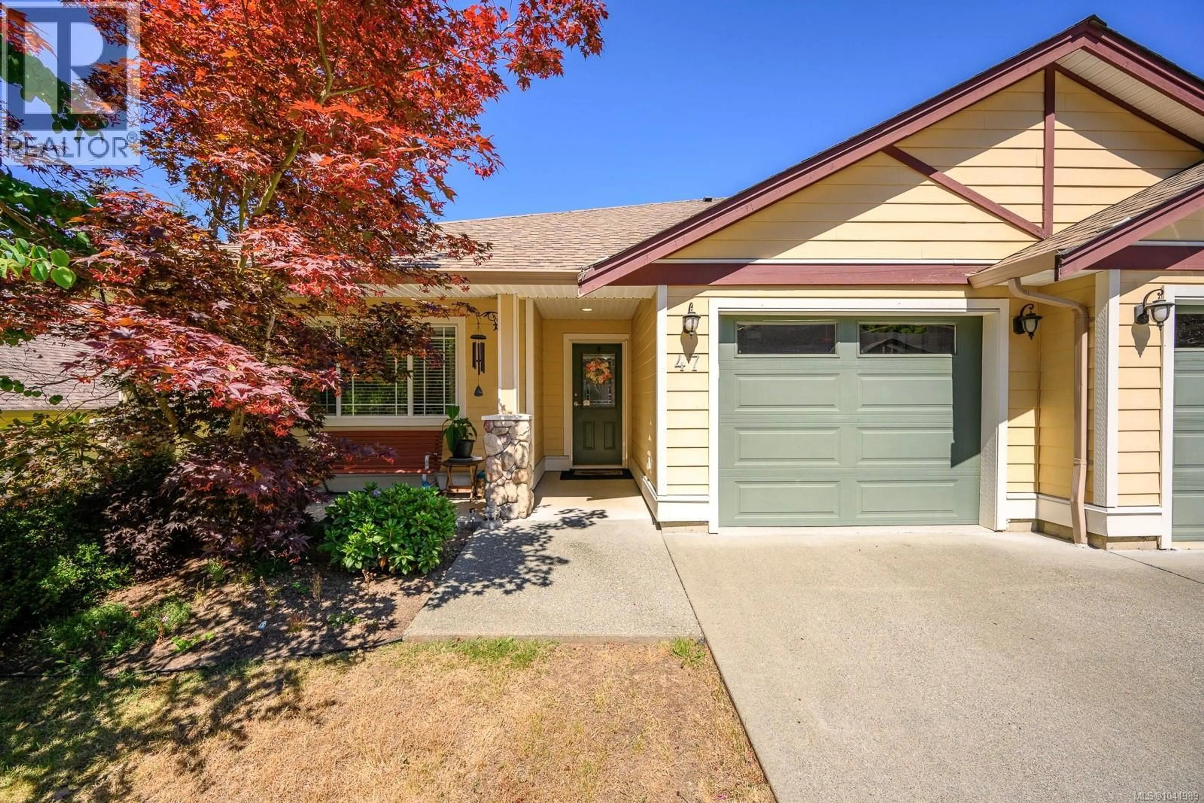 Home with vinyl exterior material, street for 47 - 2728 1ST STREET, Courtenay British Columbia V9N4A4