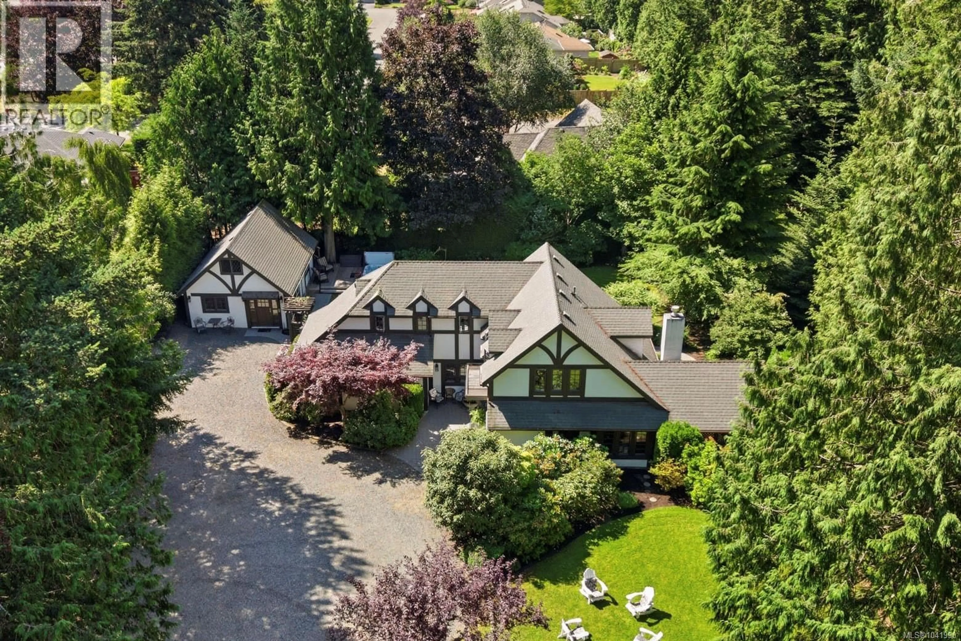 A pic from outside/outdoor area/front of a property/back of a property/a pic from drone, unknown for 2534 ISLAND HIGHWAY WEST, Qualicum Beach British Columbia V9K1G5