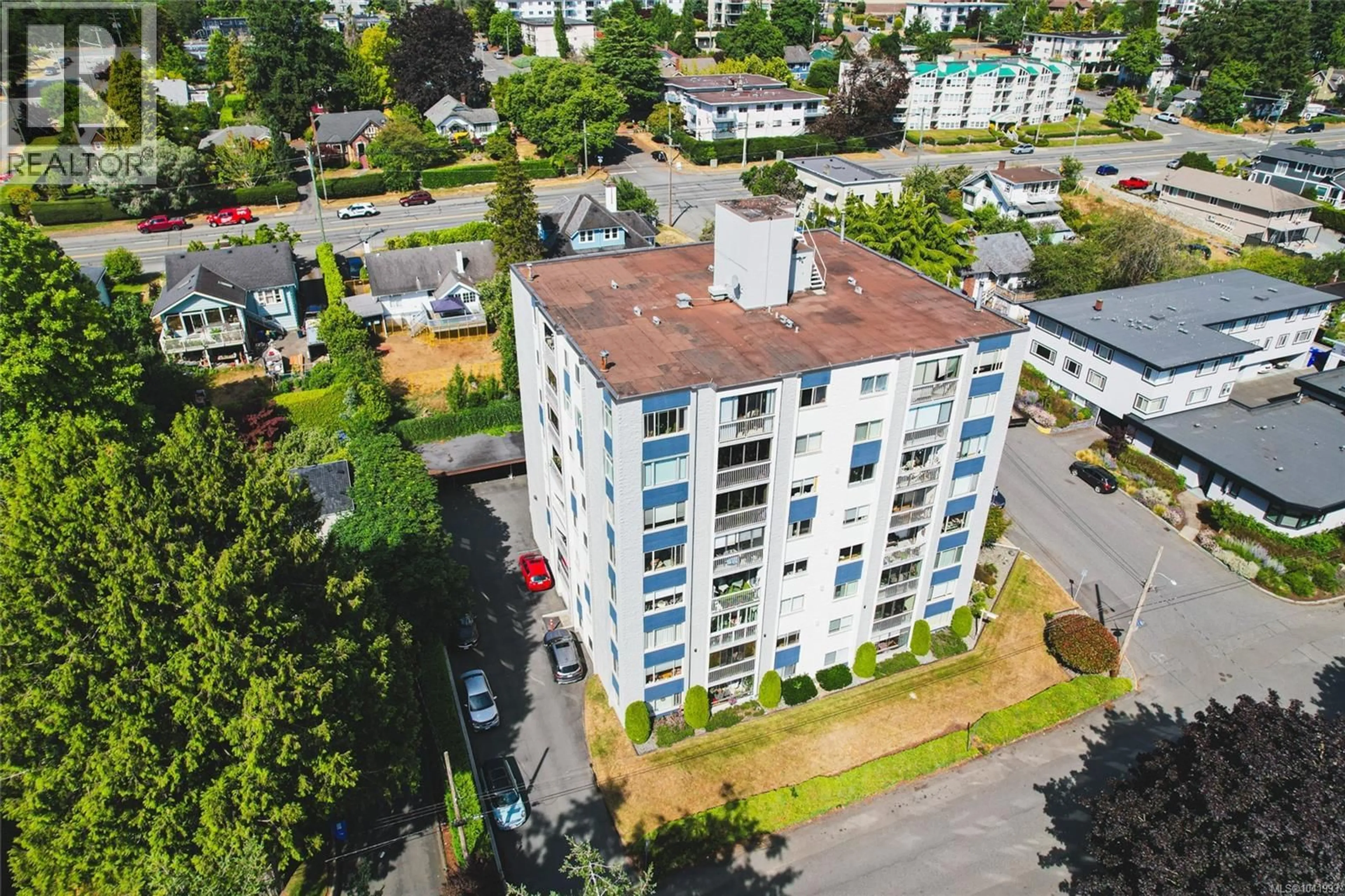 A pic from outside/outdoor area/front of a property/back of a property/a pic from drone, unknown for 703 - 33 MT. BENSON ROAD, Nanaimo British Columbia V9S5L2