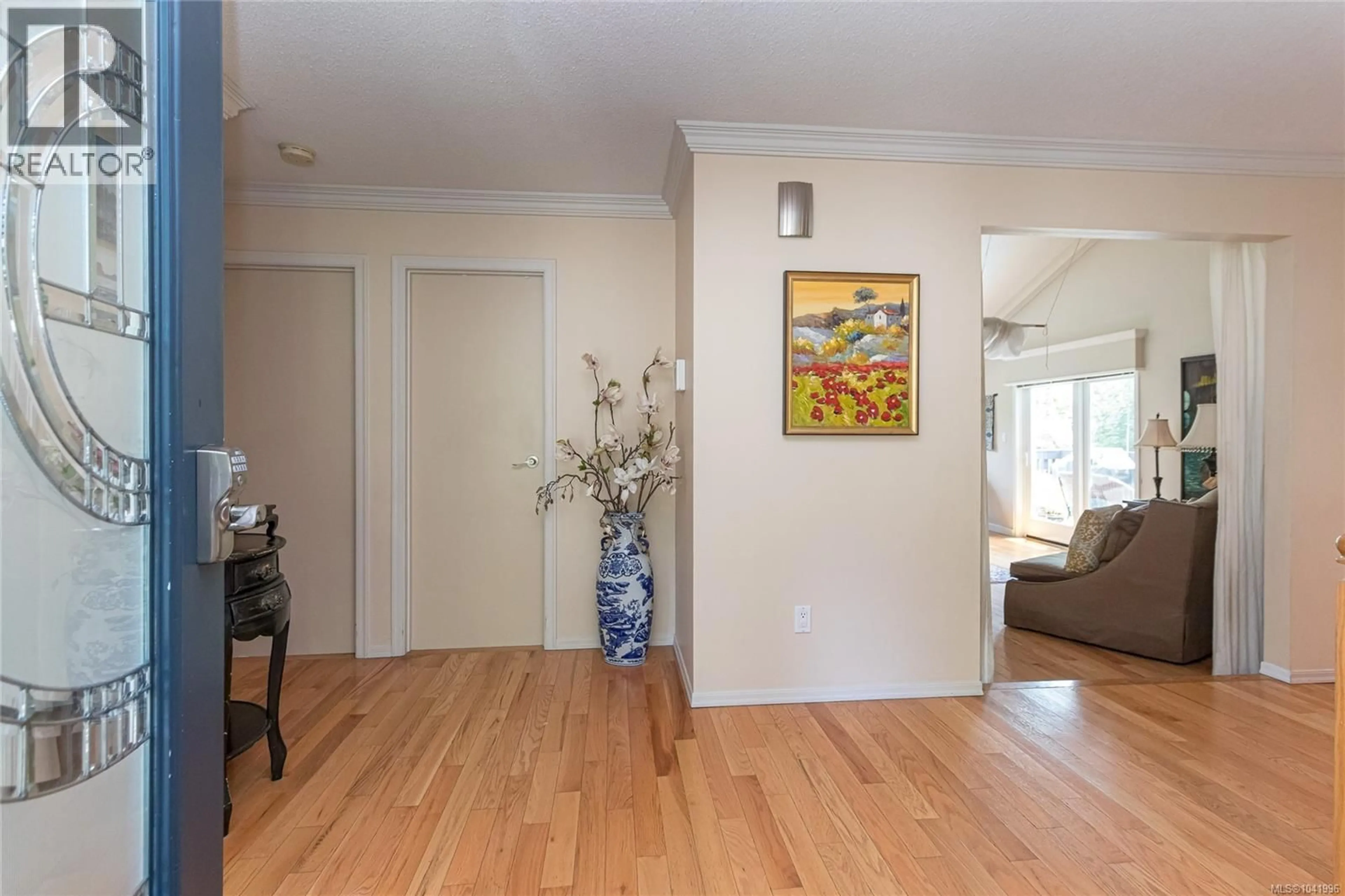 Indoor entryway for 1835 BARRETT DRIVE, North Saanich British Columbia V8L4T5