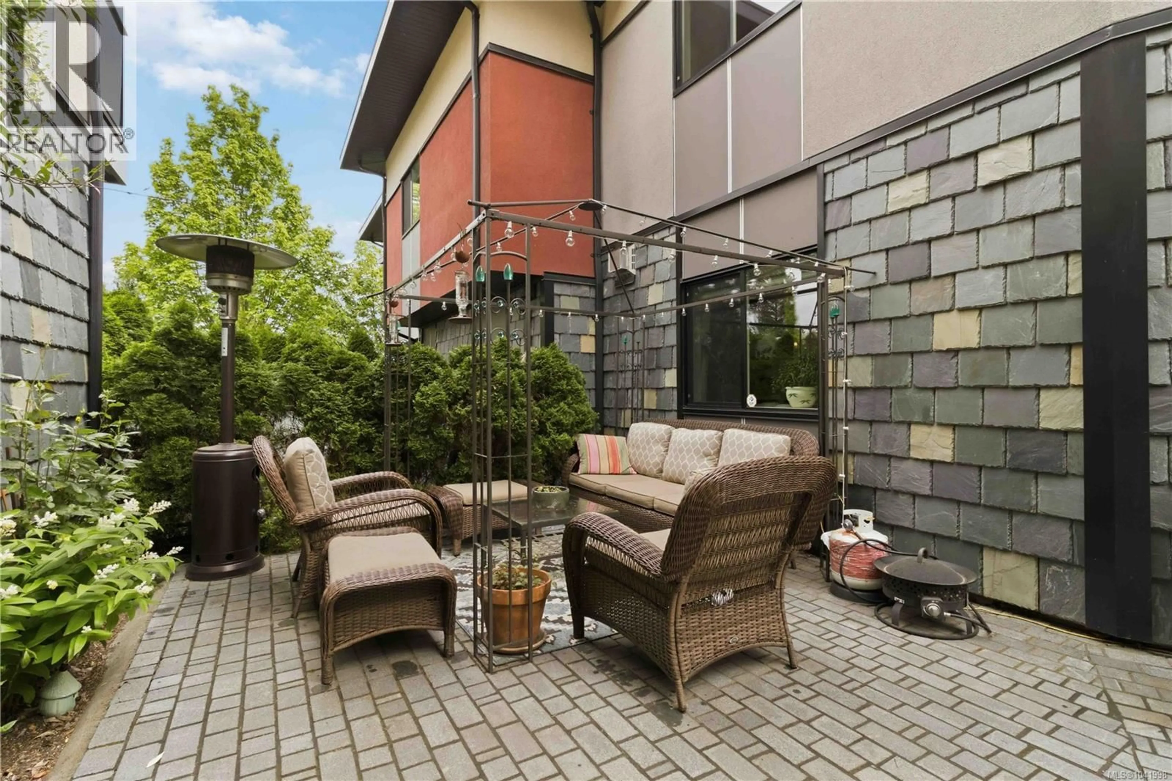 Patio, street for 5 - 2321 ISLAND VIEW ROAD, Central Saanich British Columbia V8Z5Z2